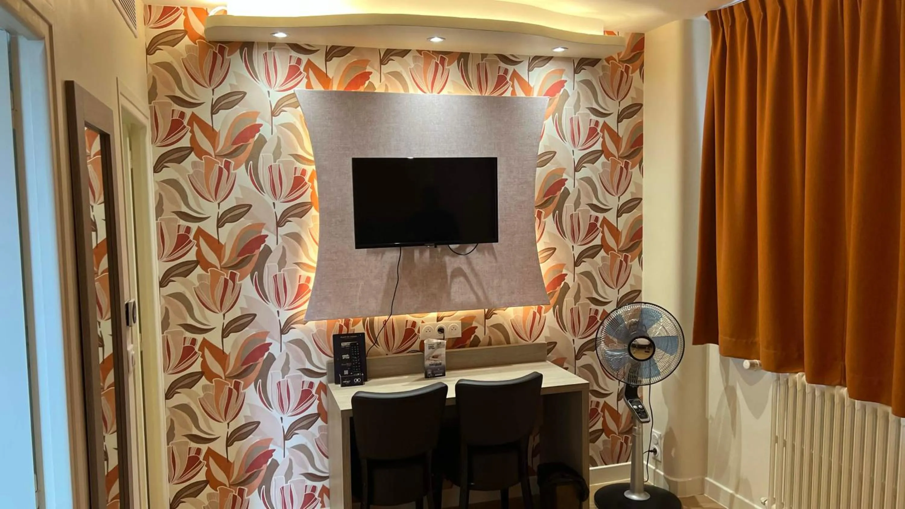 Contact Hôtel Le Continental