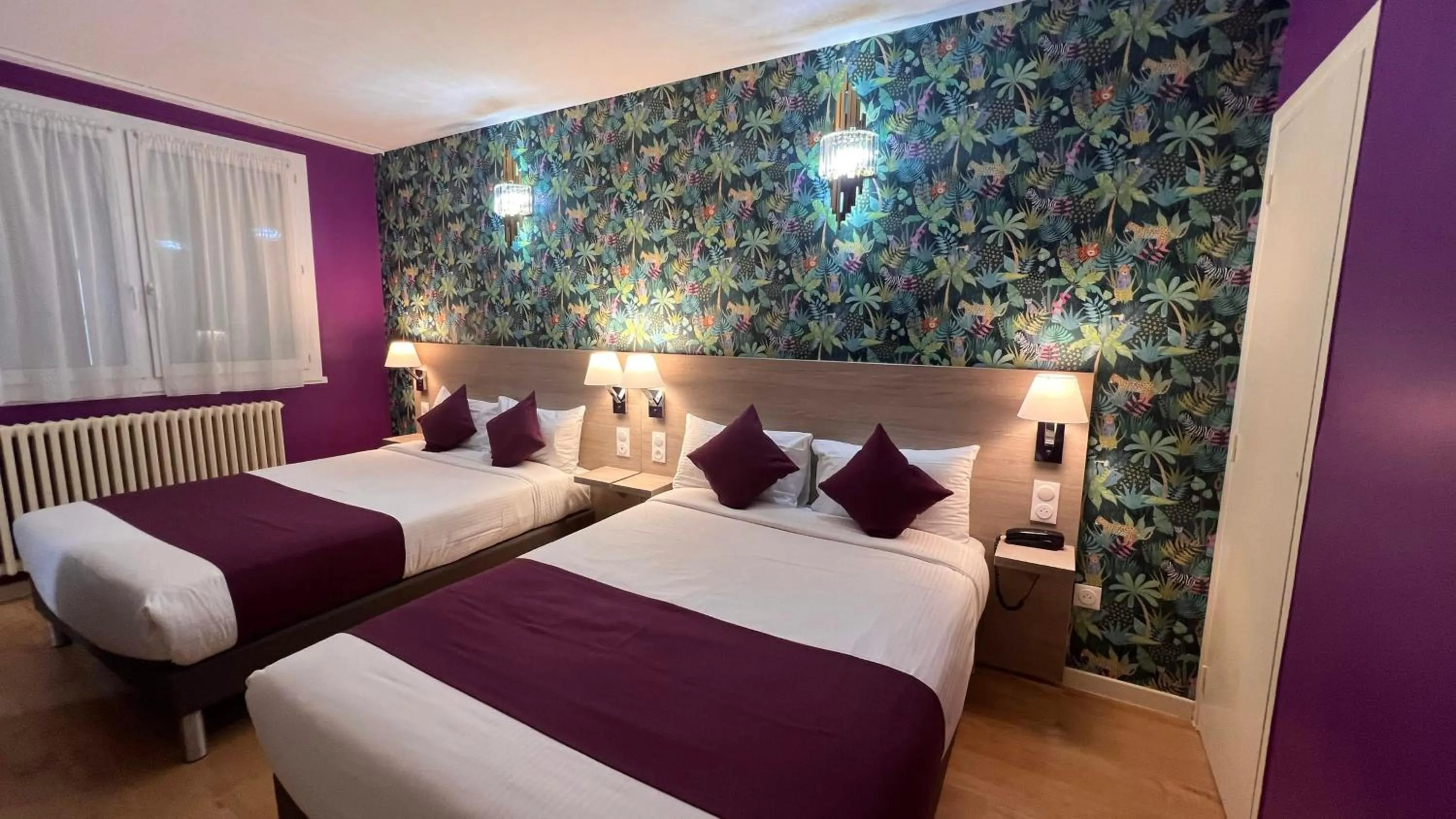 Bed in Contact Hôtel Le Continental