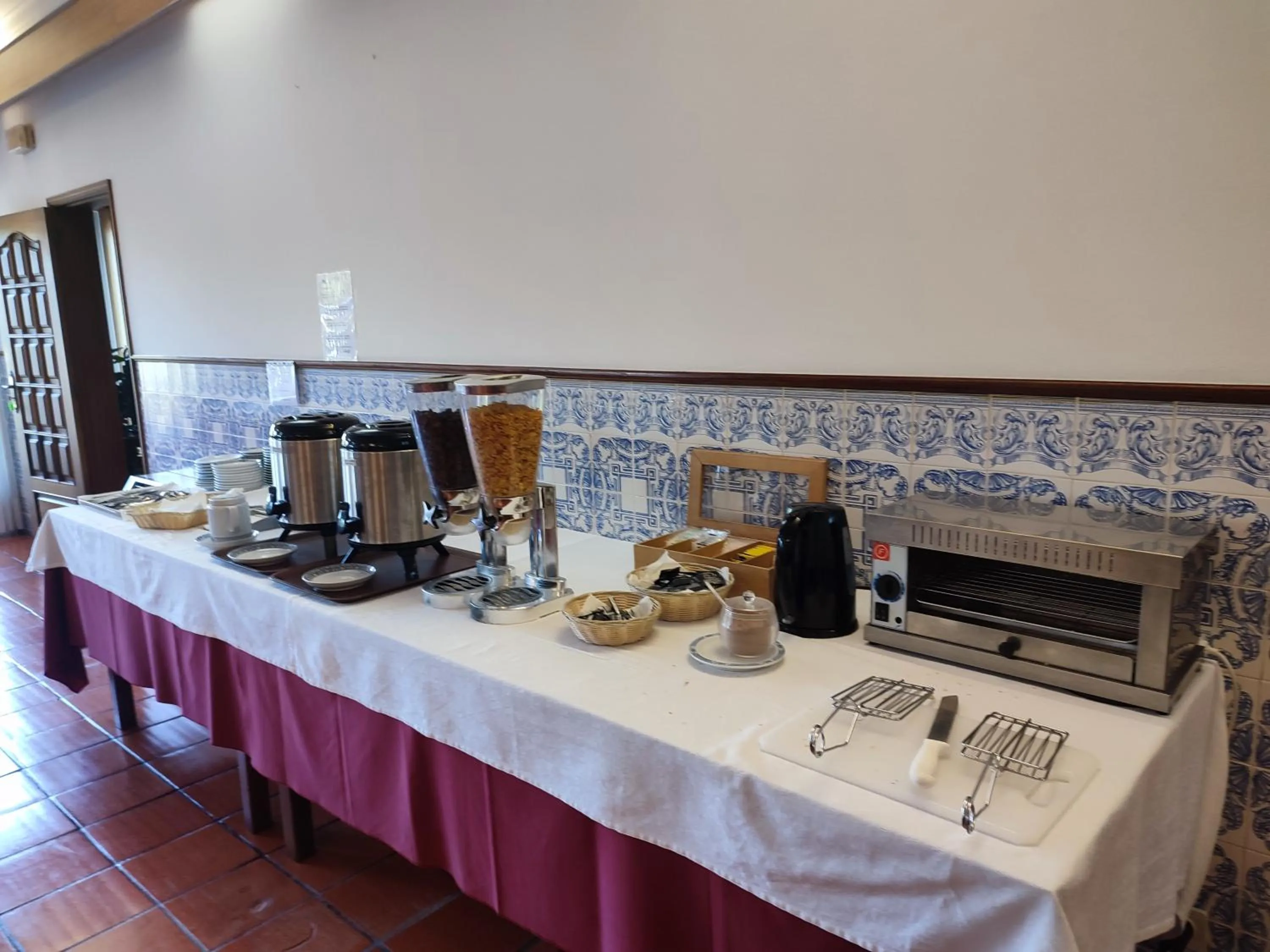 Continental breakfast in Hotel Rio Cávado