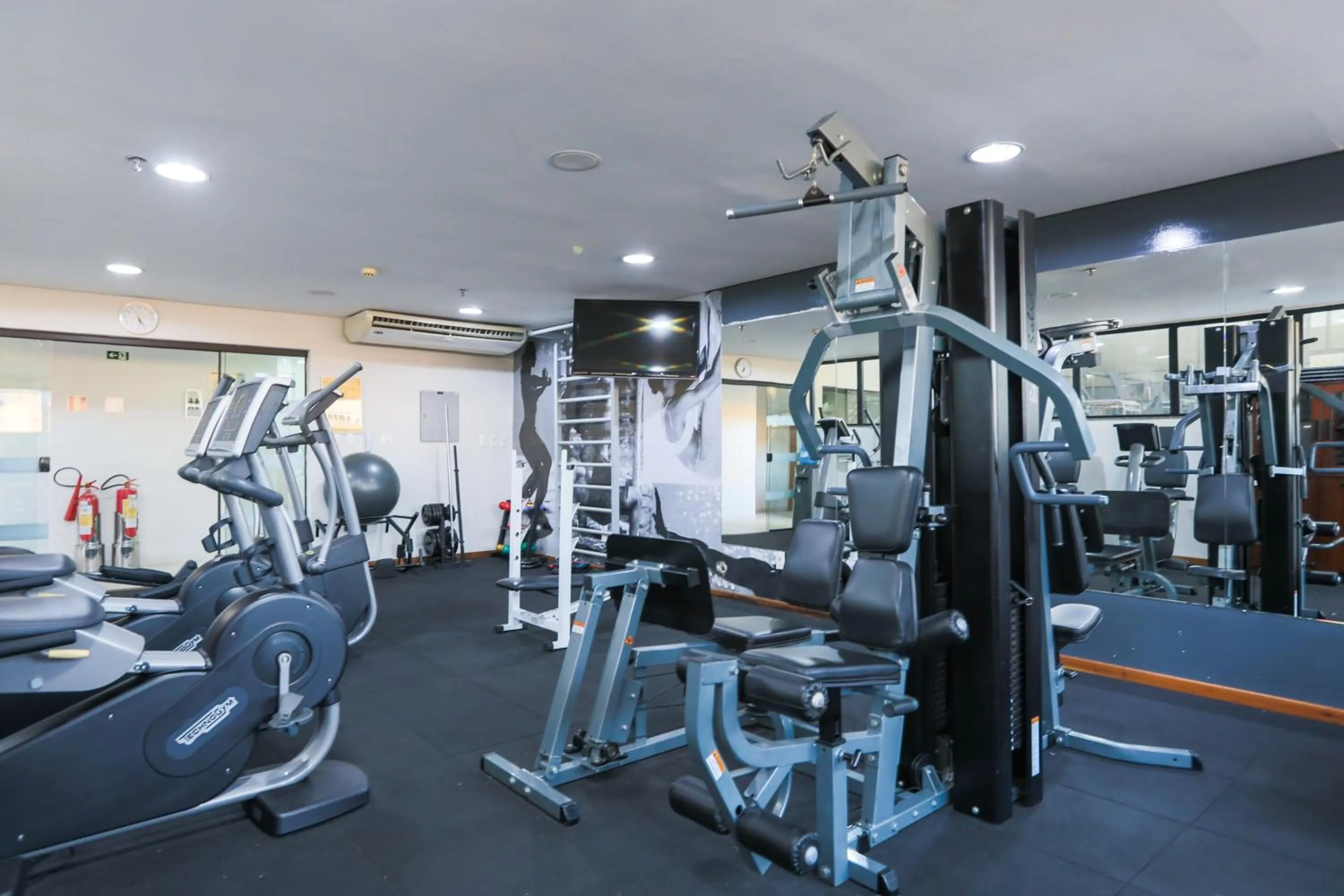 People in Radisson Hotel Belém