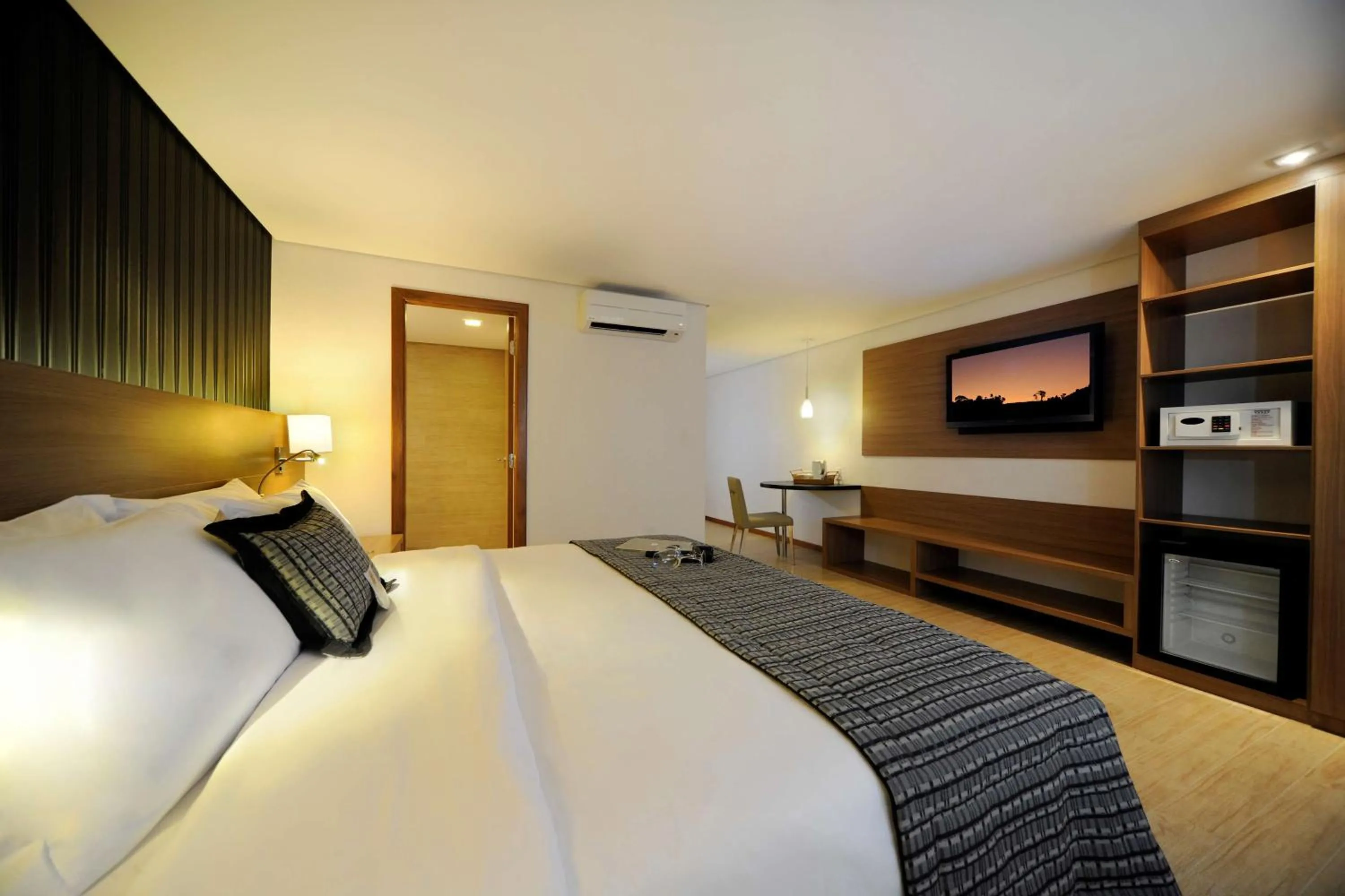 Photo of the whole room, Bed in Radisson Hotel Belém