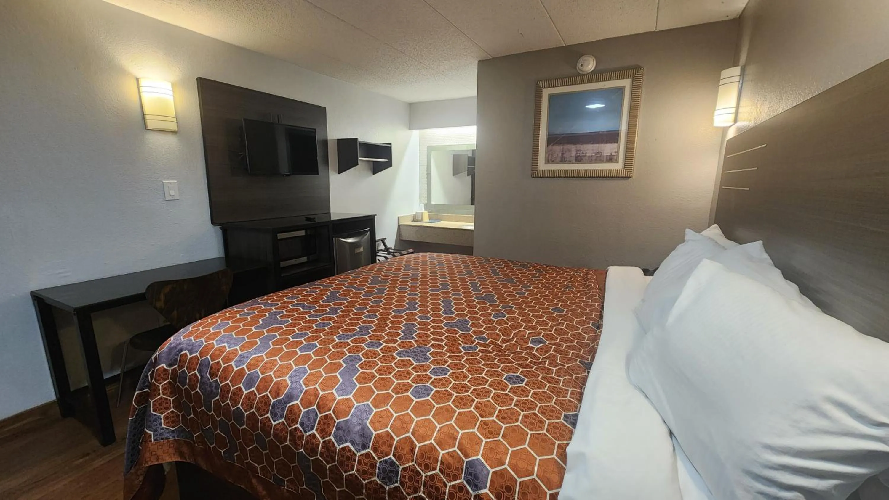 Bed in Americas Best Value Inn and Suites Little Rock