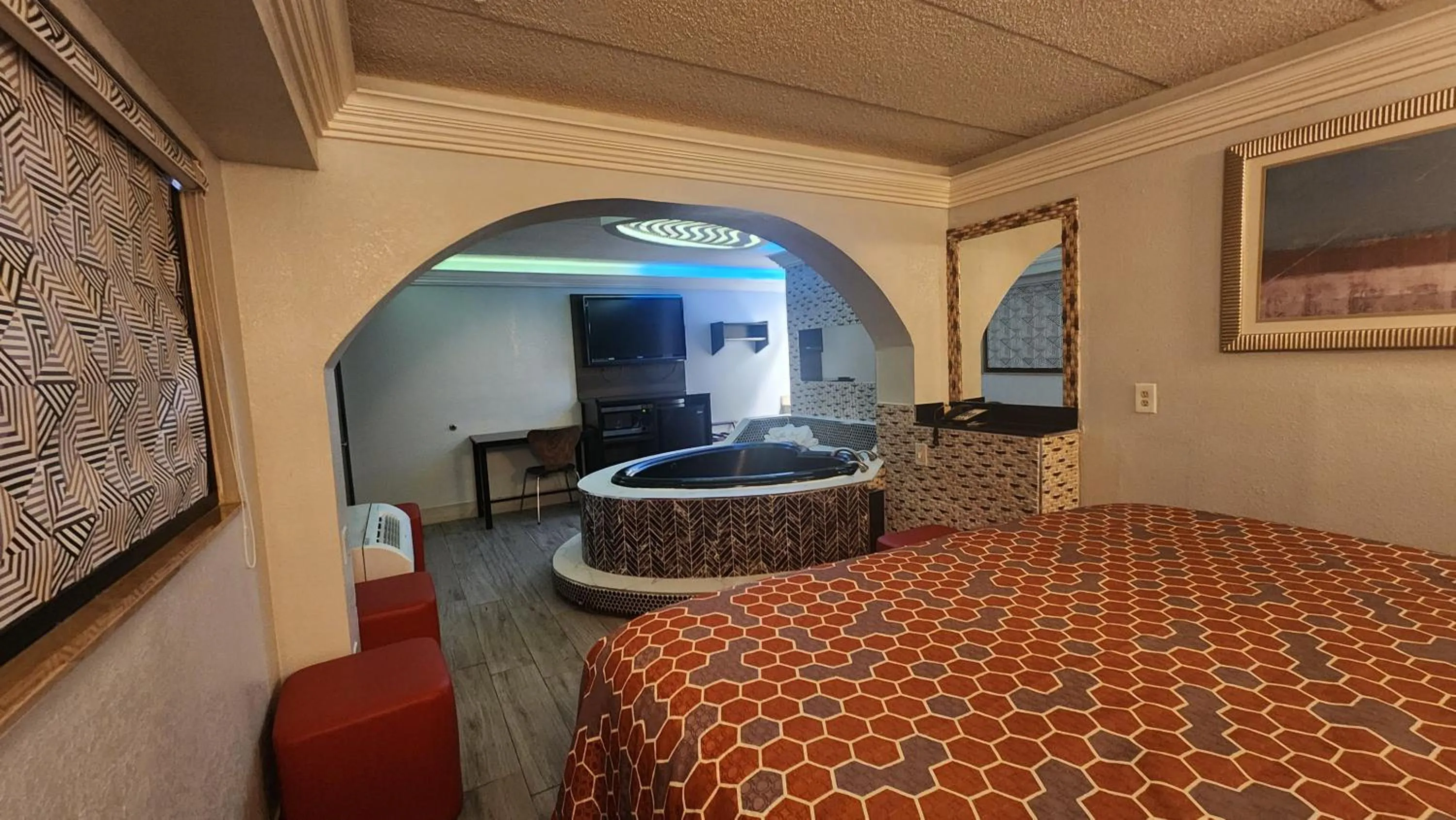 Bed in Americas Best Value Inn and Suites Little Rock