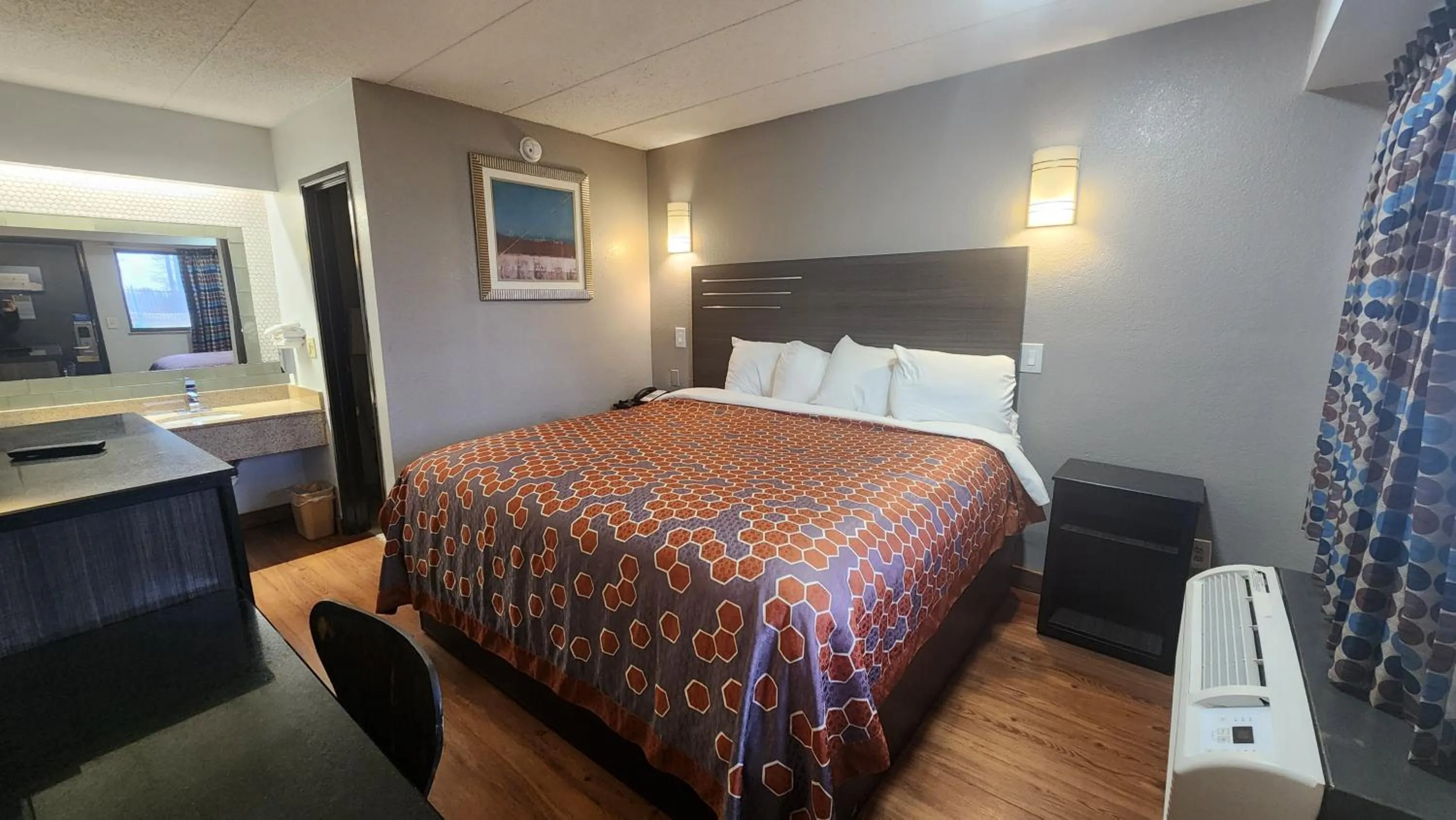 Bed in Americas Best Value Inn and Suites Little Rock