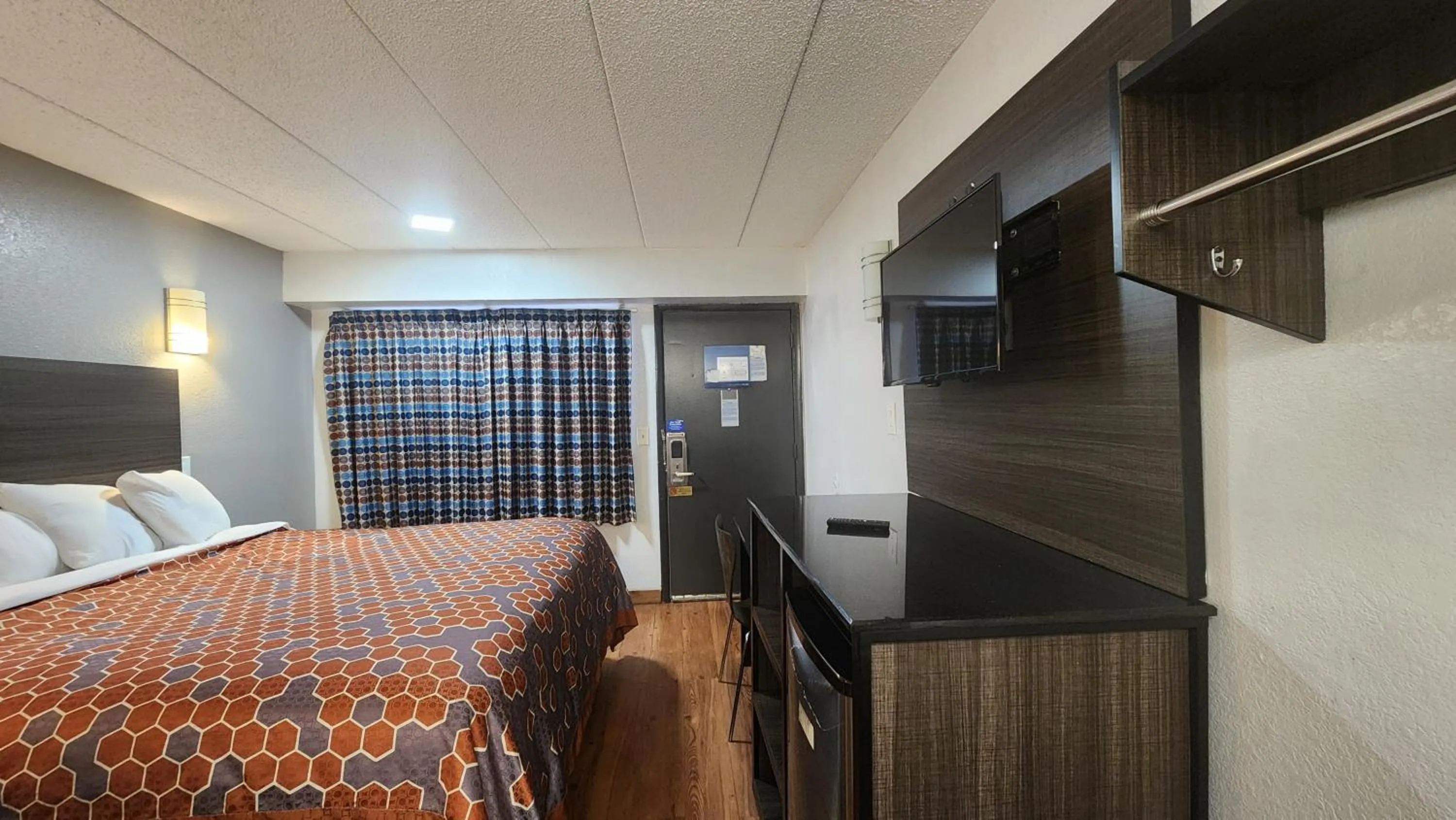 Bed in Americas Best Value Inn and Suites Little Rock