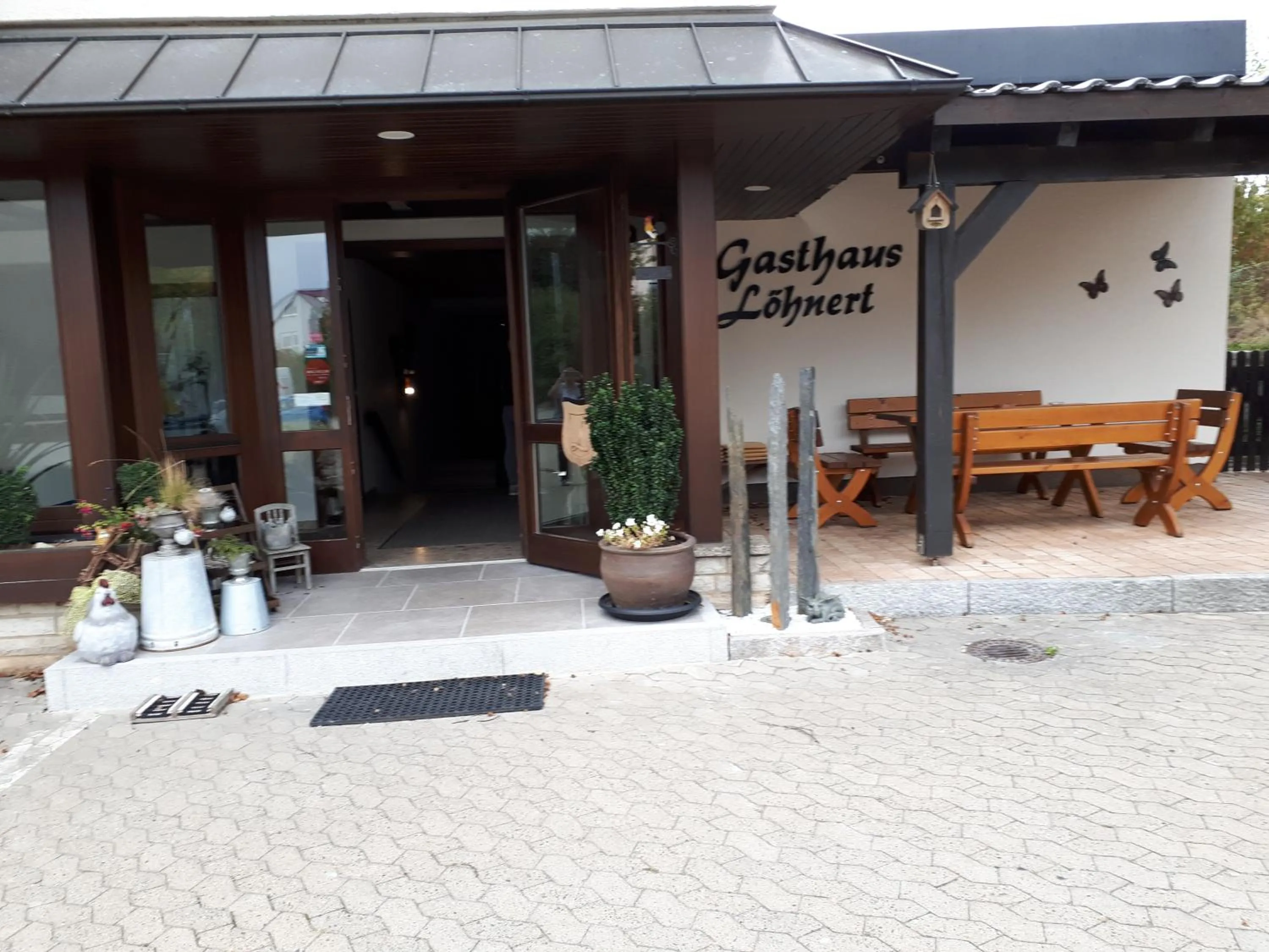 Facade/entrance in Gästehaus Loehnert GmbH