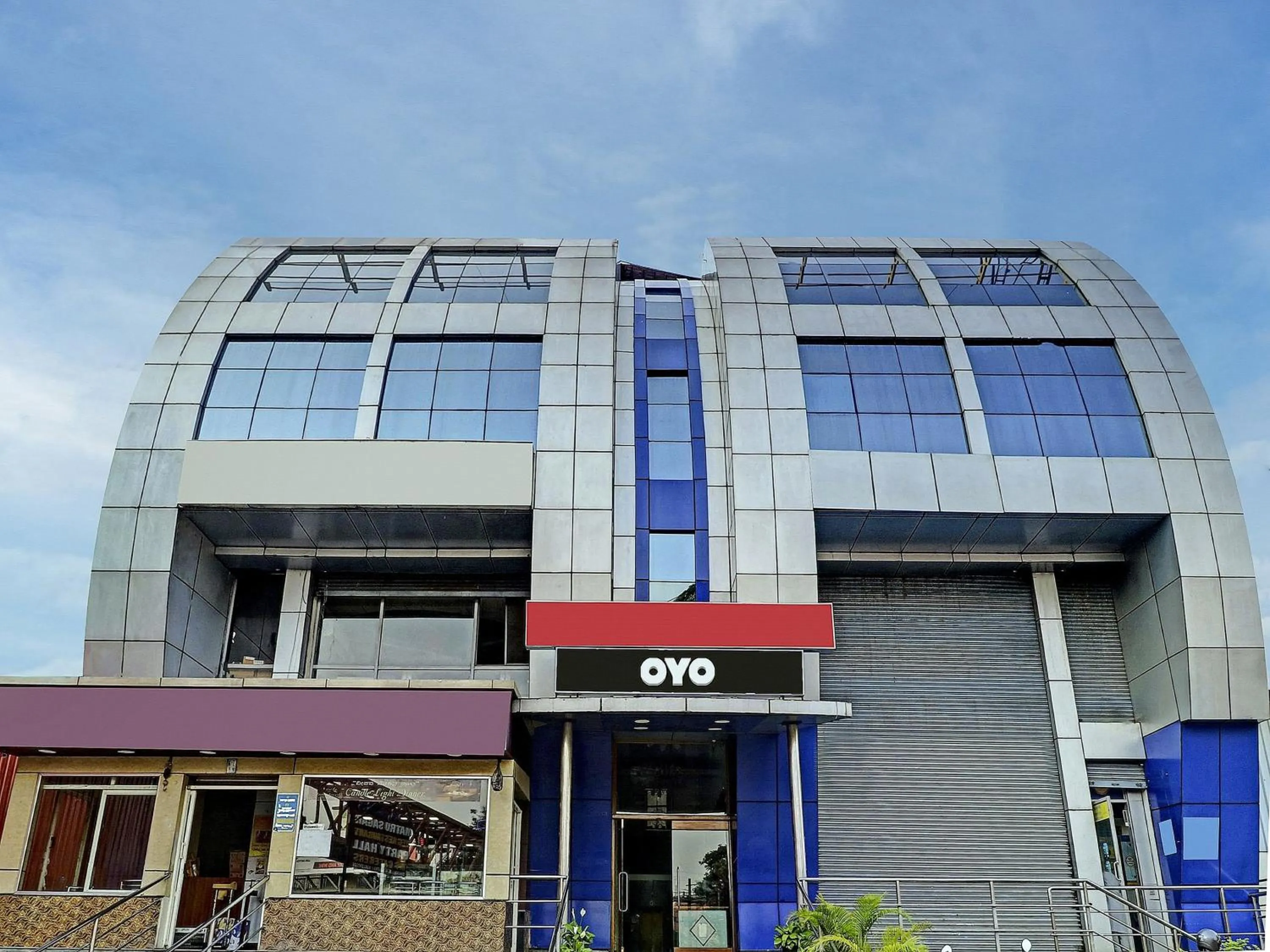 Facade/entrance in Collection O Madhura Residency