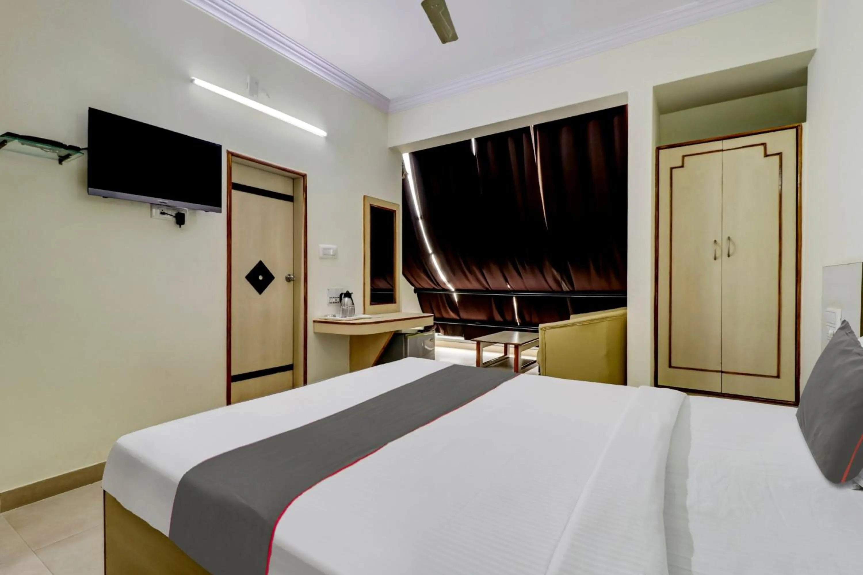 Facade/entrance, Bed in Collection O Madhura Residency