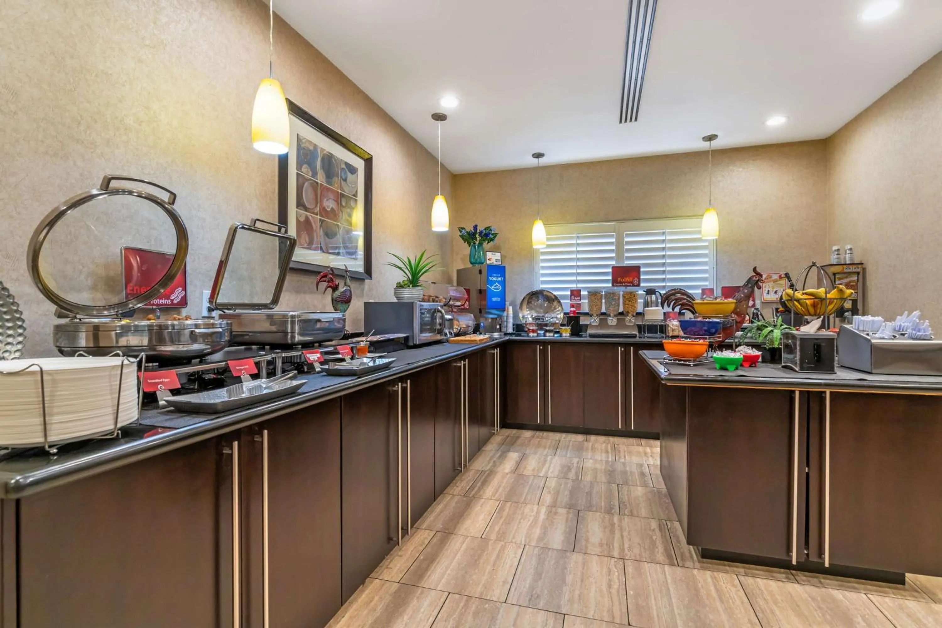 Breakfast in Best Western Plus Lytle Inn and Suites