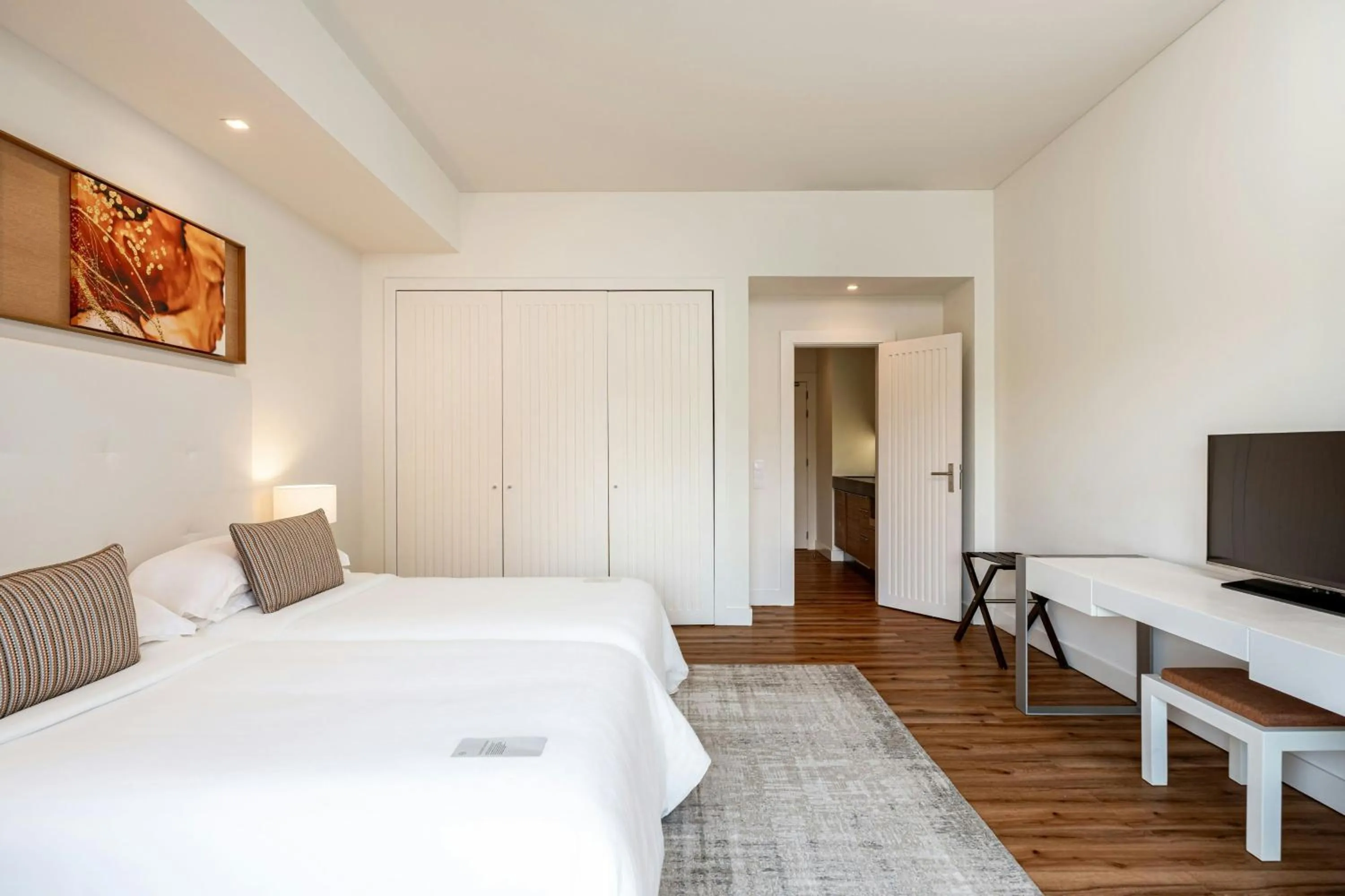 Photo of the whole room, Bed in Sheraton Cascais Resort - Hotel & Residences