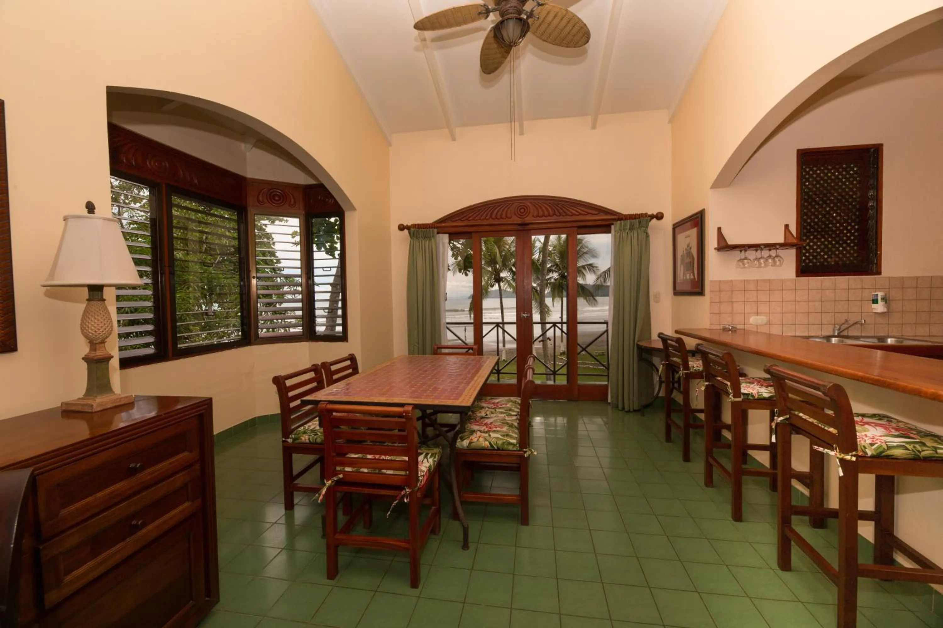 Kitchen or kitchenette in Club del Mar Oceanfront