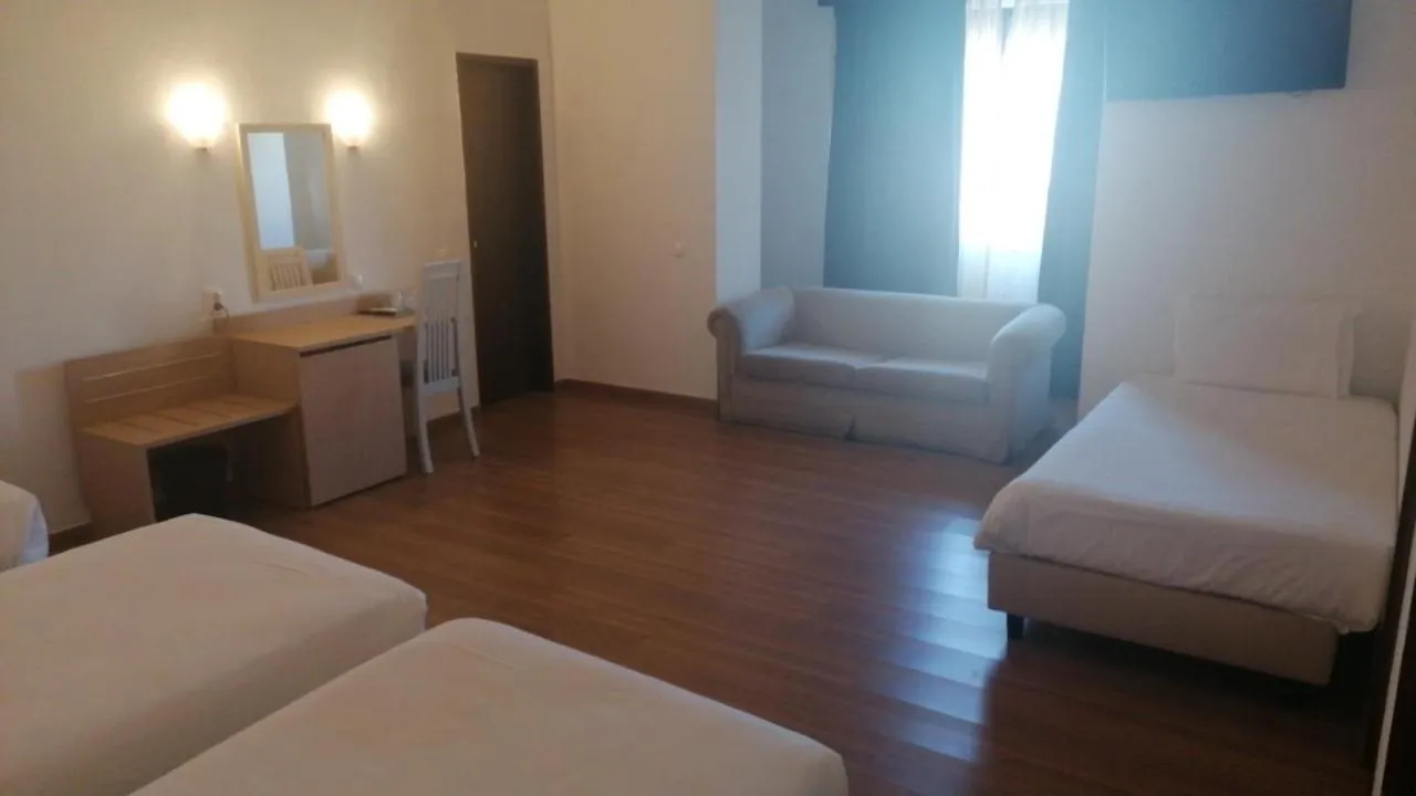 Bedroom, Bed in Hotel Excelsior