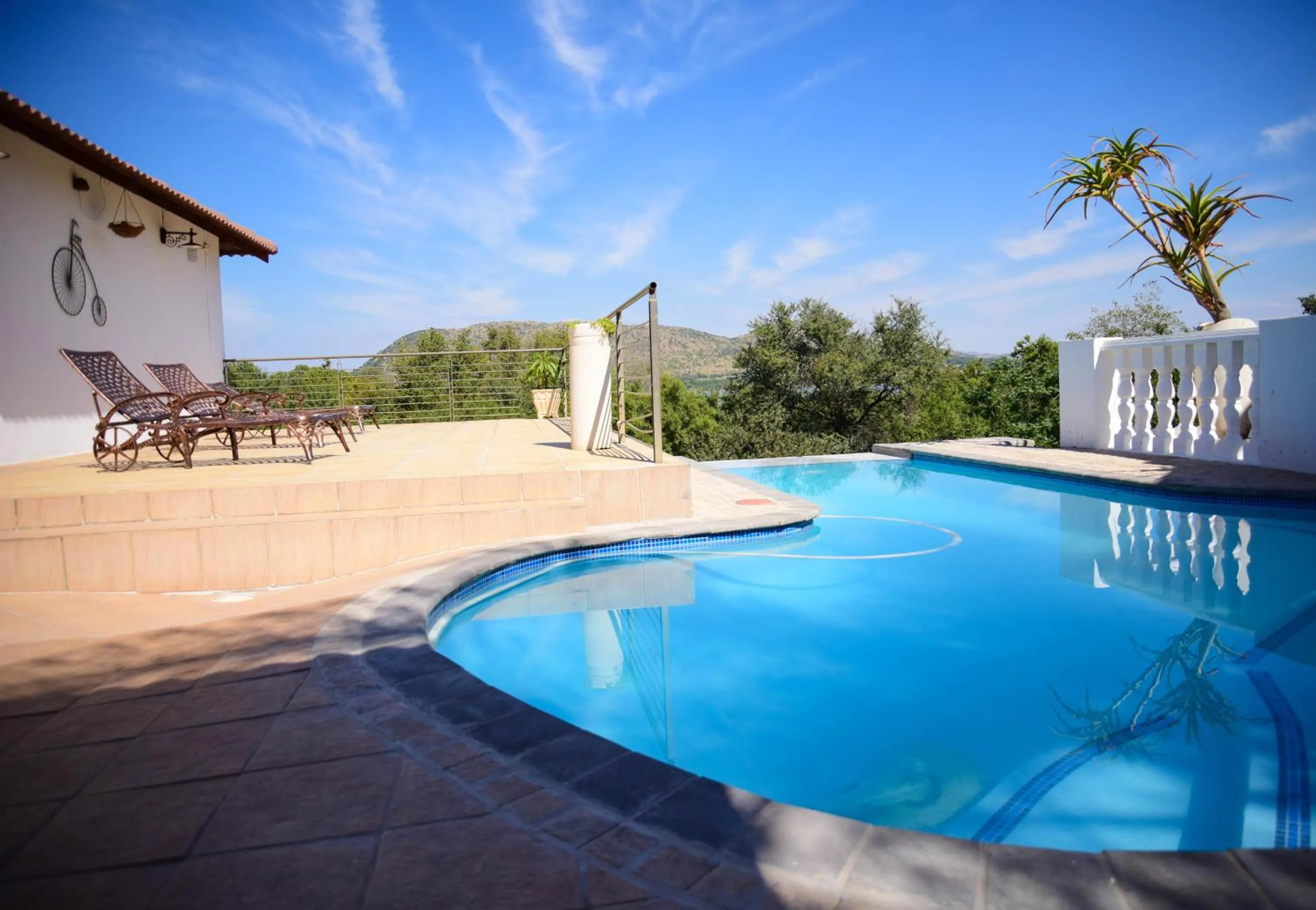 Swimming pool in Indlovukazi Guesthouse