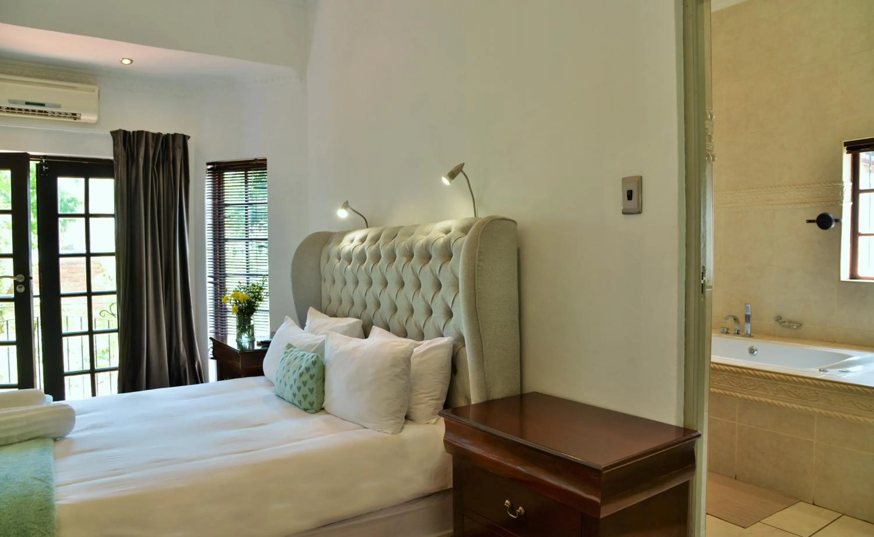 Bed in Indlovukazi Guesthouse