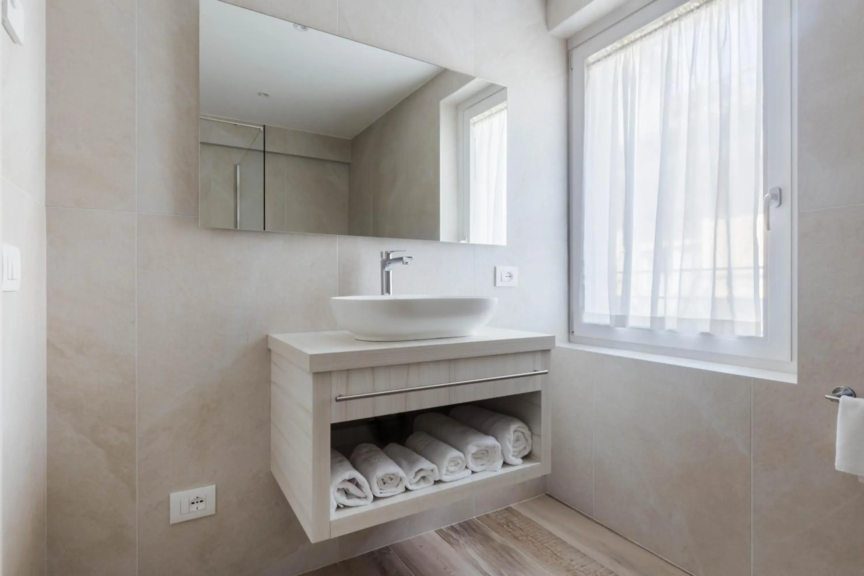 Junior Suite with Lake View in Hotel Giardinetto Junior Suite with Lake View in Hotel Giardinetto