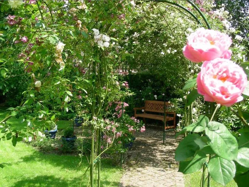Garden in A la Maison du Héron