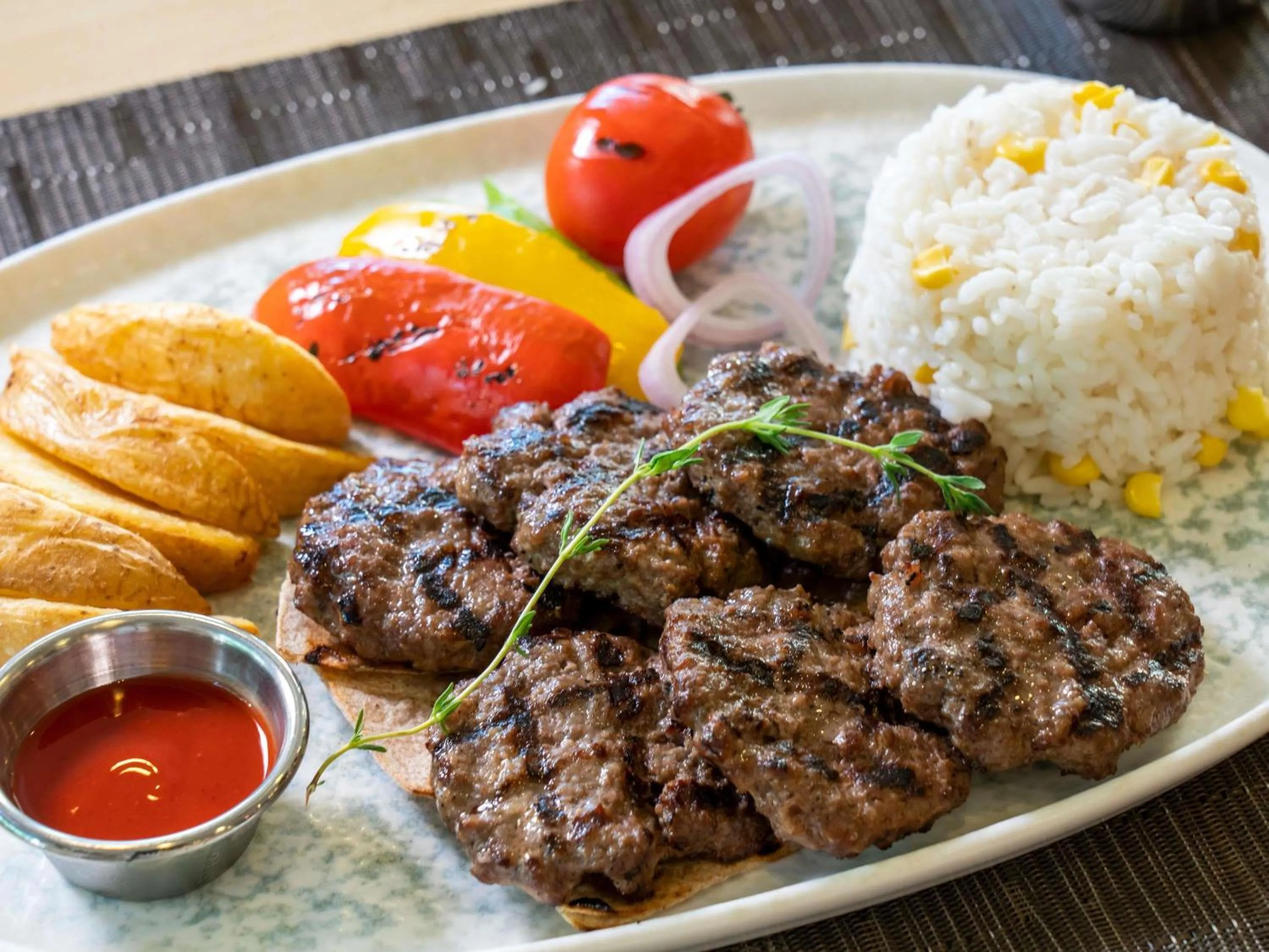 Restaurant/places to eat in ibis Adana