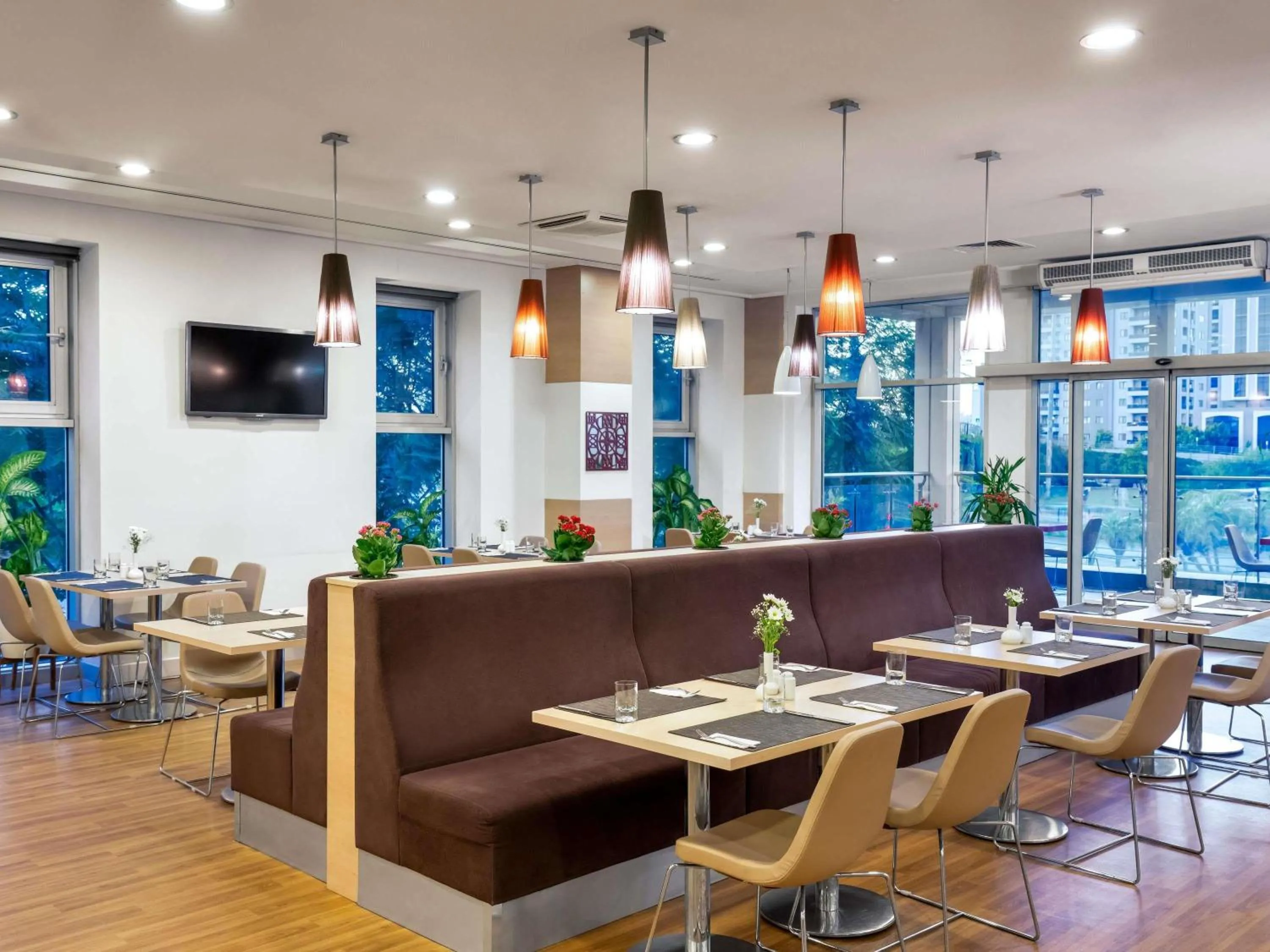 Restaurant/places to eat in ibis Adana