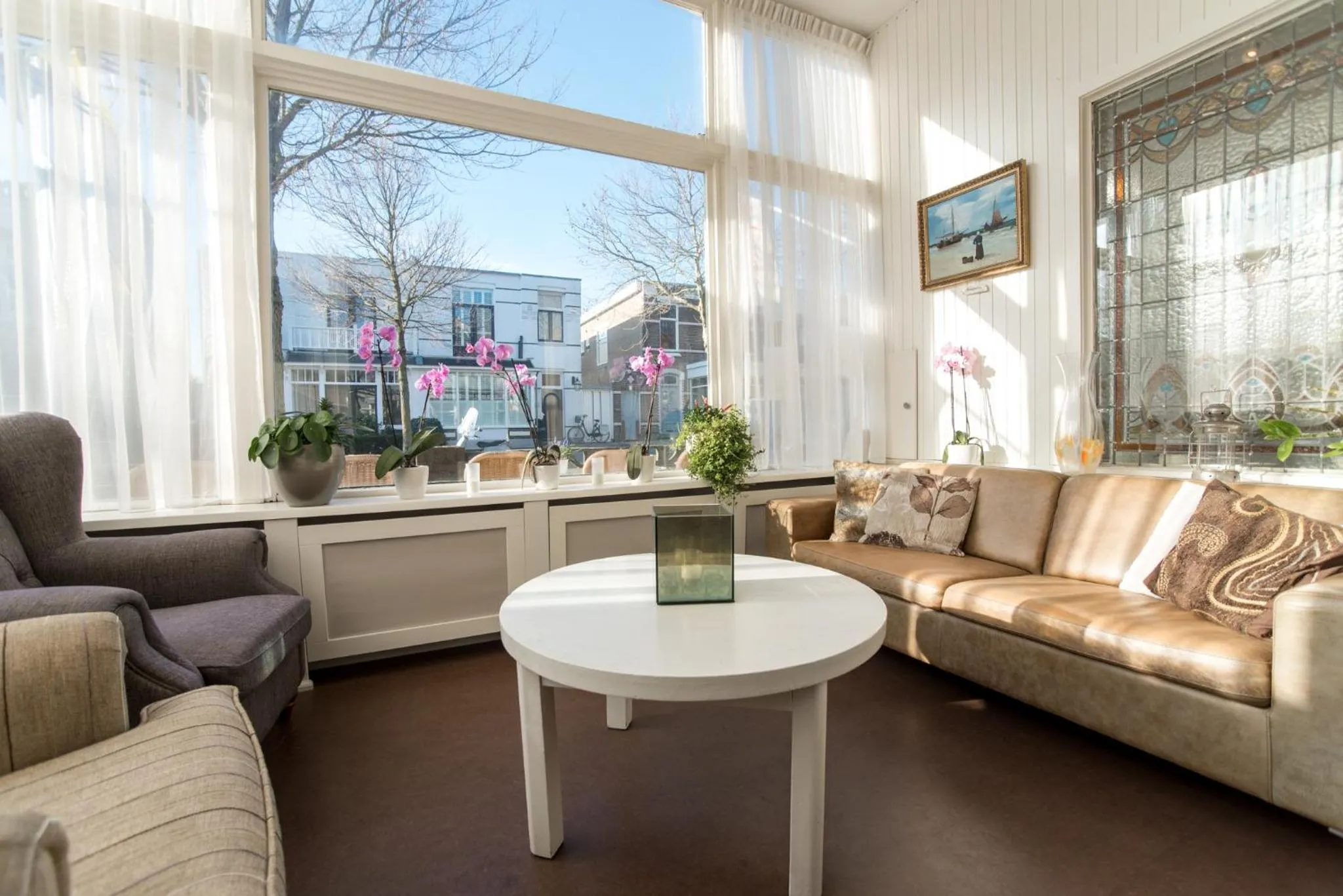 Communal lounge/ TV room in Hotel Faber