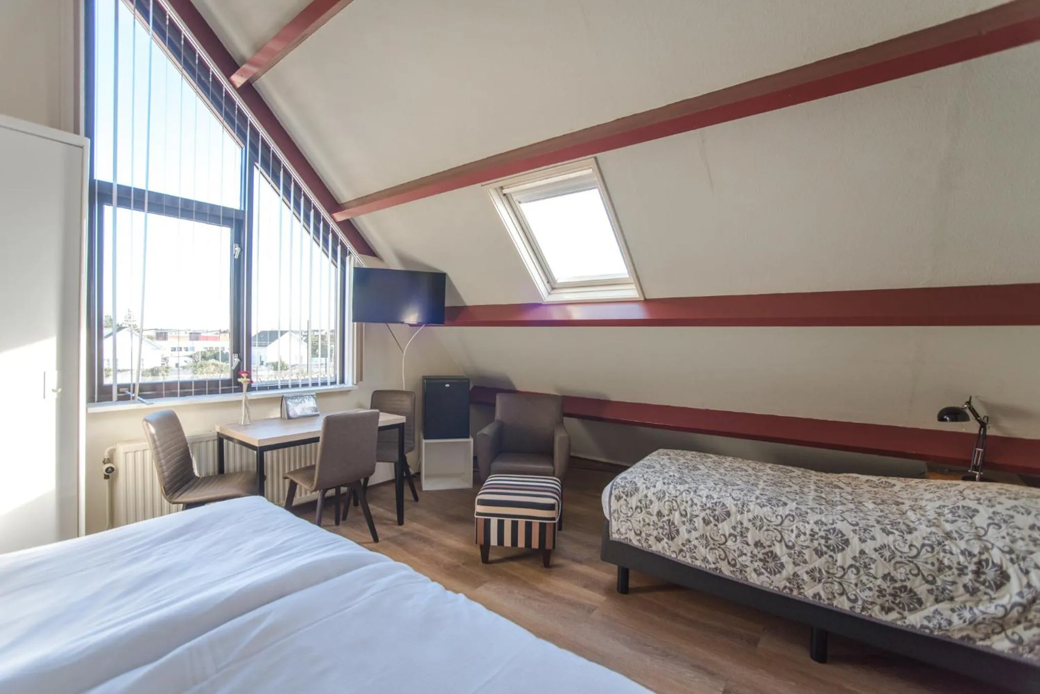 Seating area, Bed in Hotel Faber