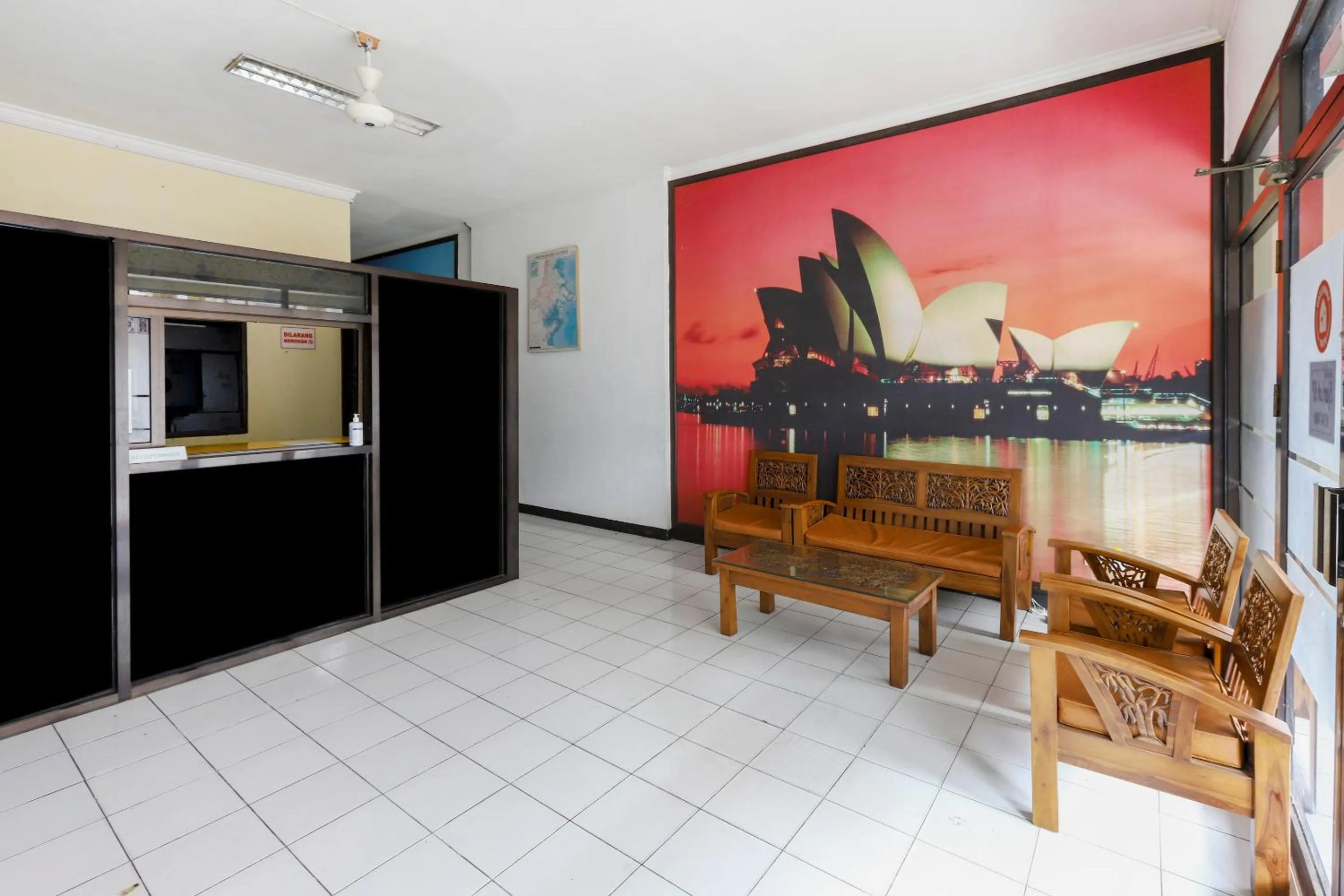 Lobby or reception in Good Sleep Balikpapan Mitra RedDoorz