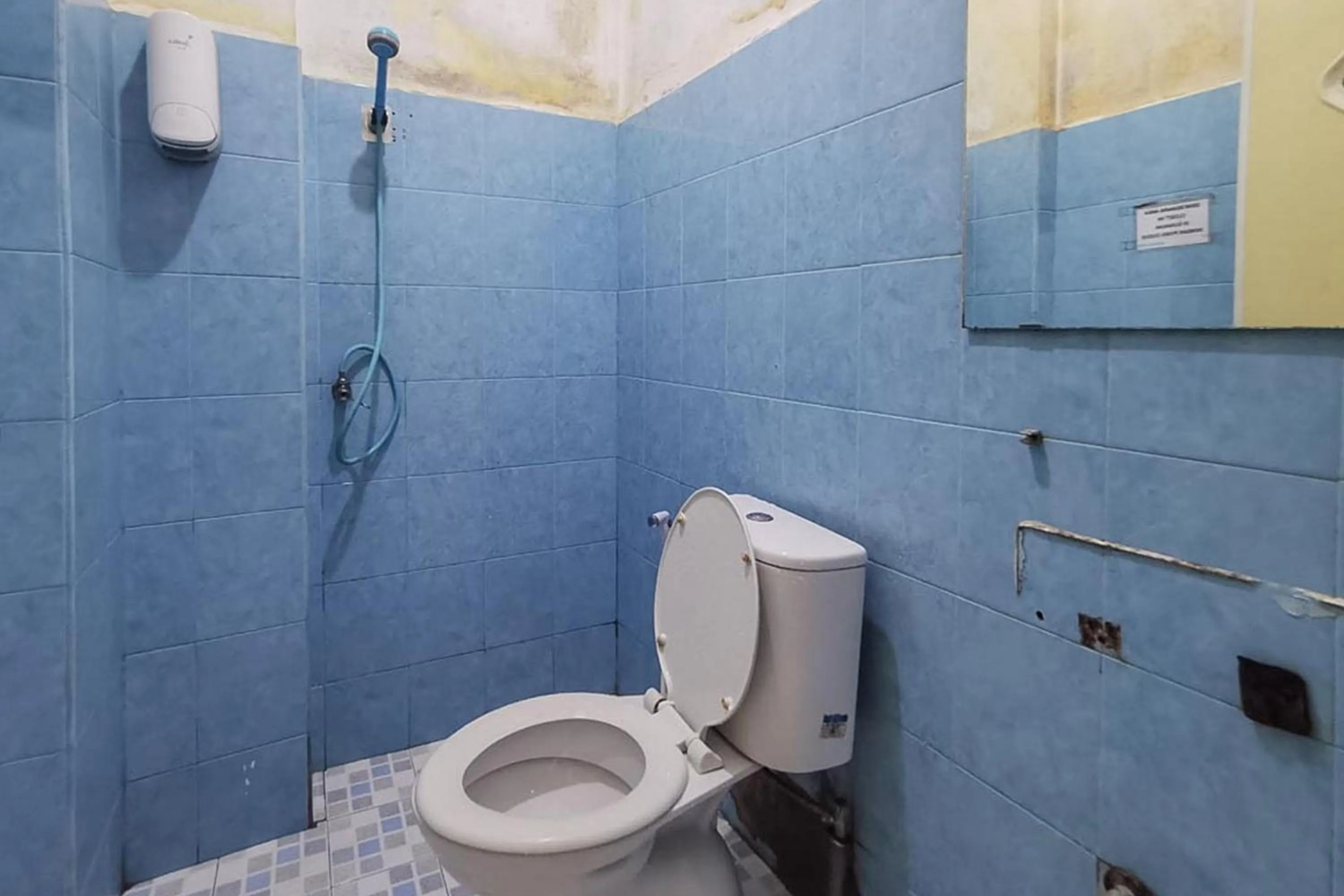 Bathroom in Good Sleep Balikpapan Mitra RedDoorz