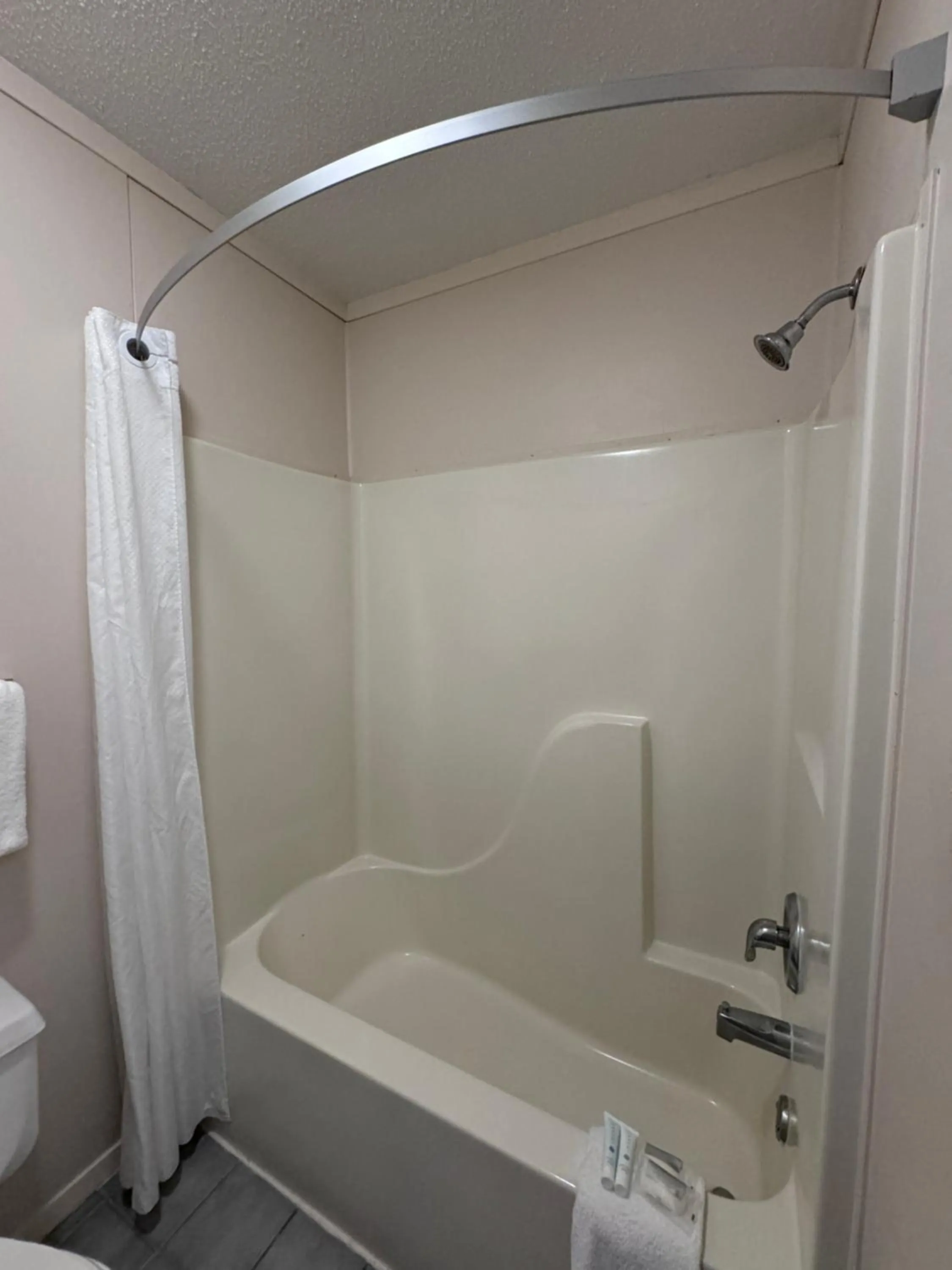 Shower in Francis Scott Key Family Resort