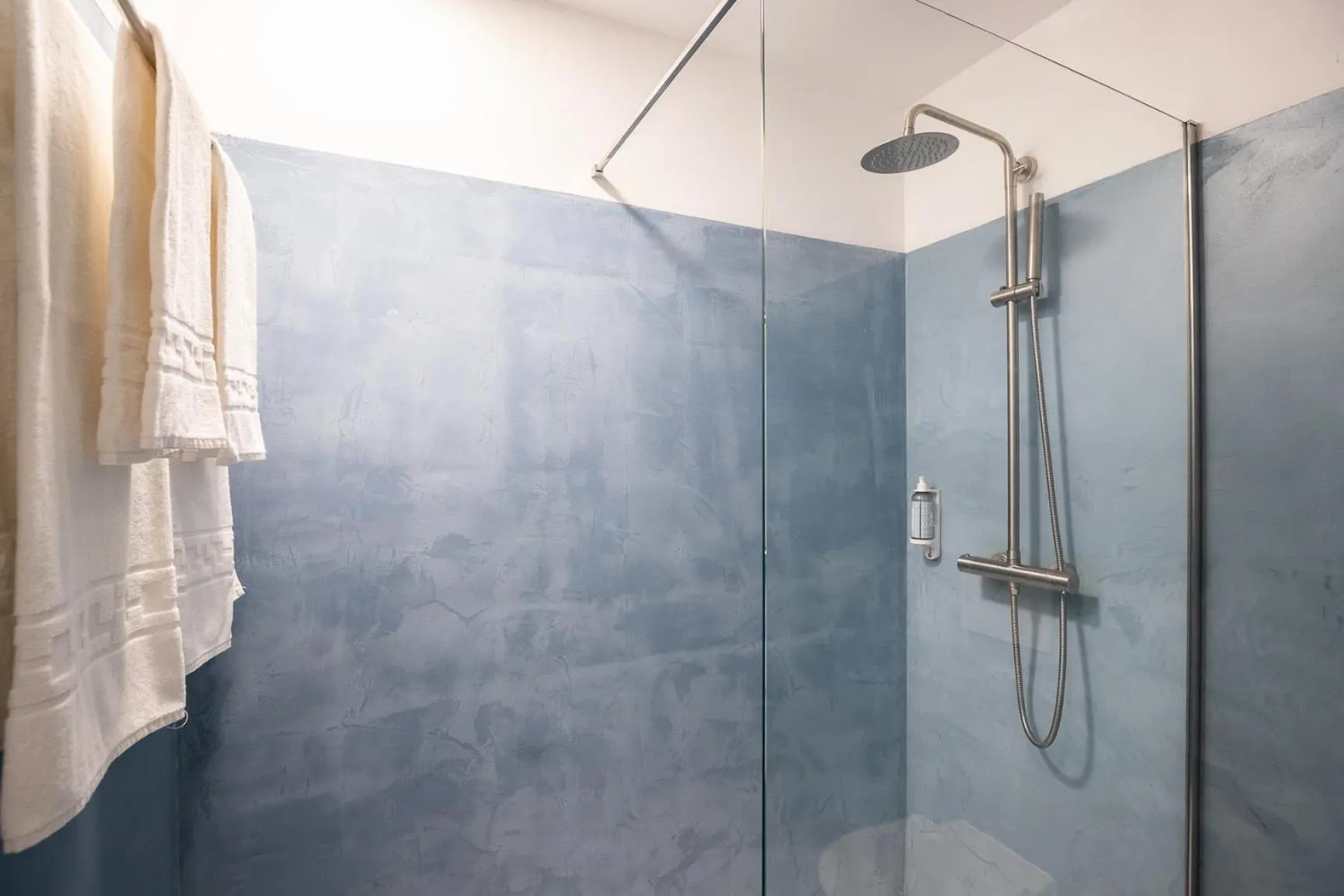 Shower in Casablanca Unique Hotel