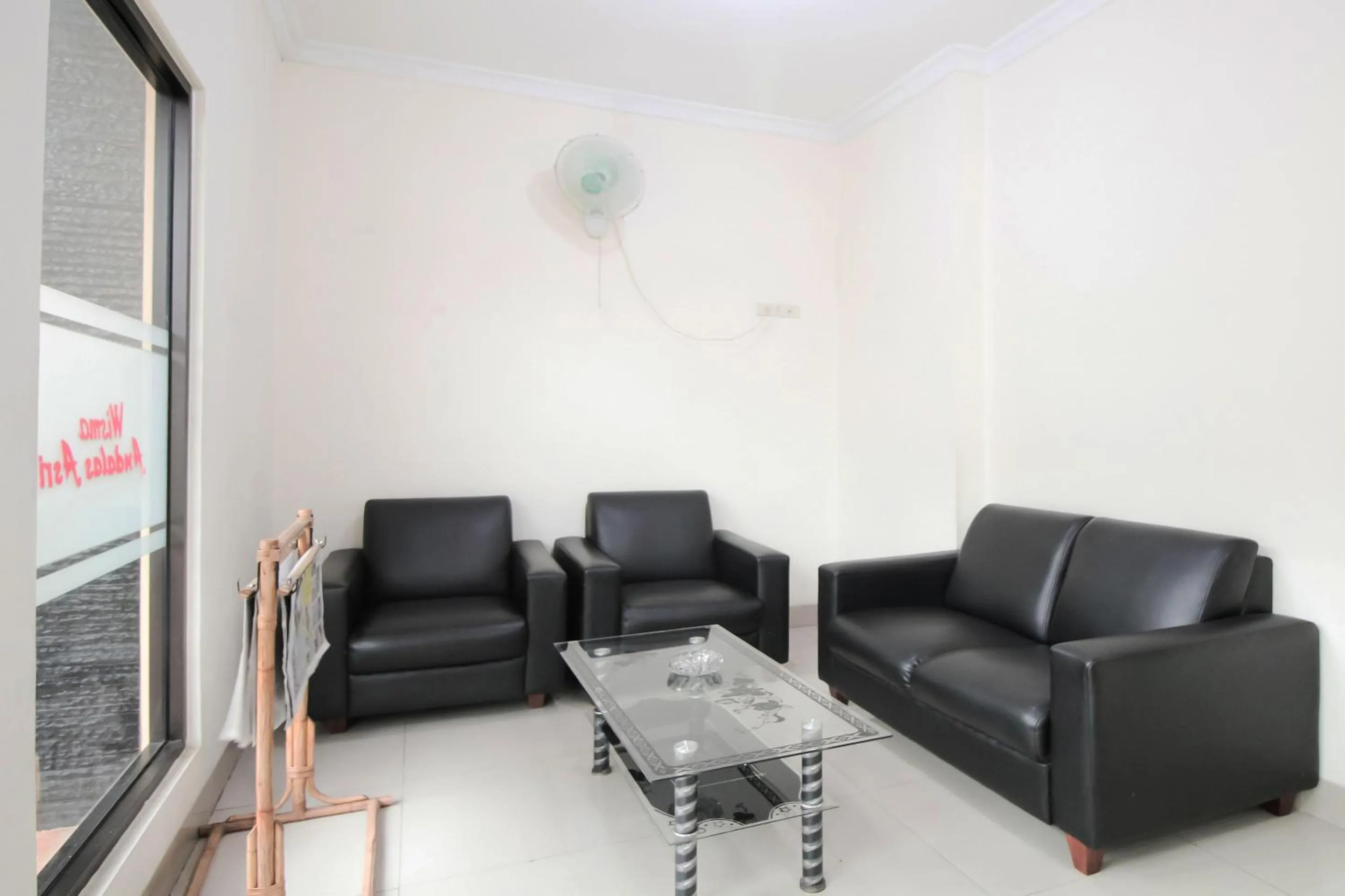 Lobby or reception in RedDoorz at Andalas Asri Lampung