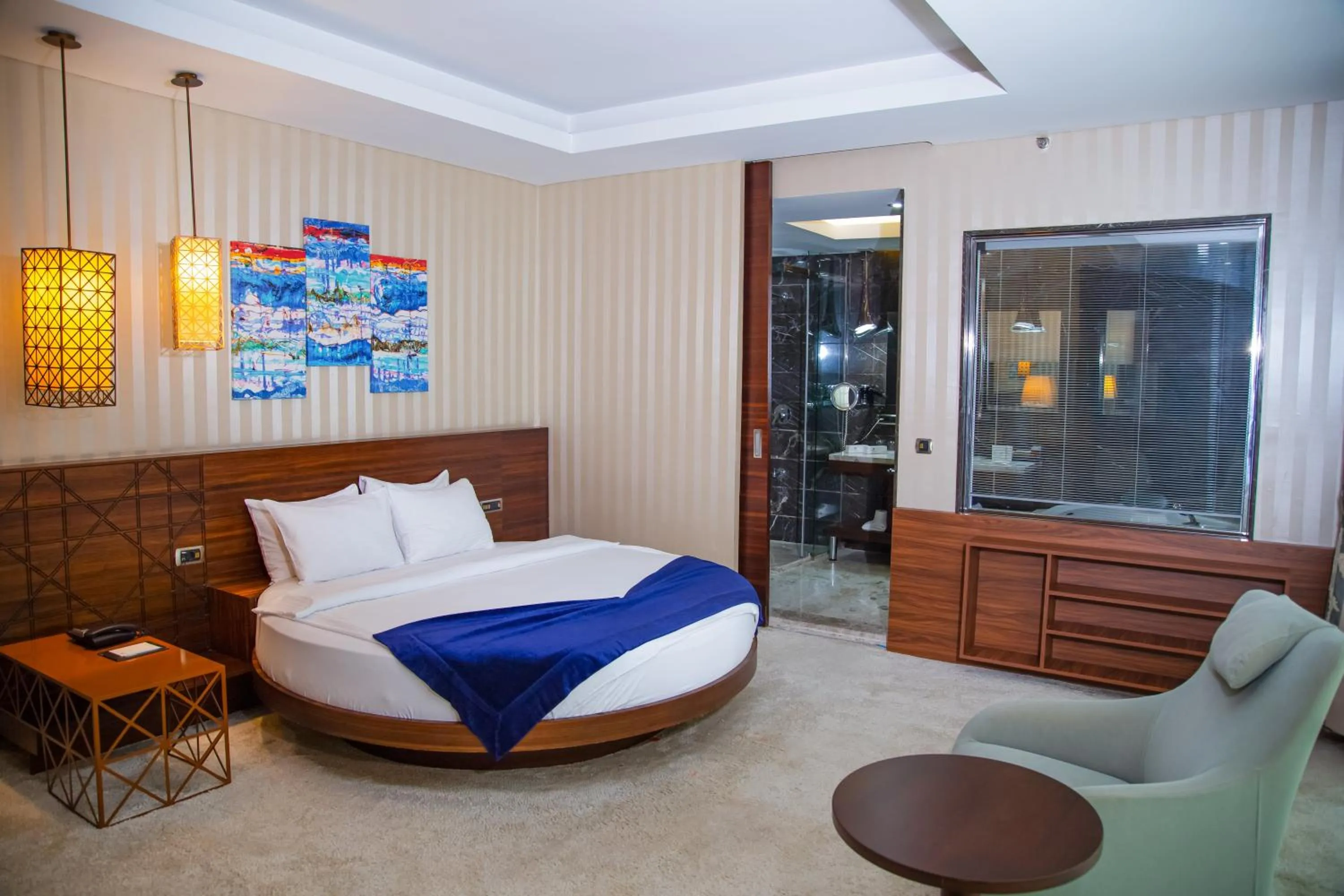 Photo of the whole room, Bed in Gold Majesty Hotel