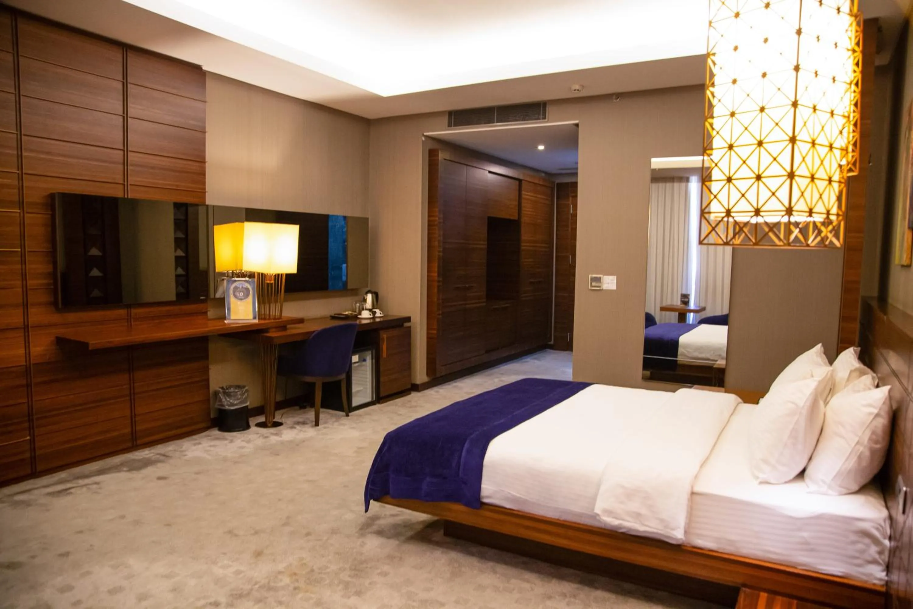 Photo of the whole room, Bed in Gold Majesty Hotel
