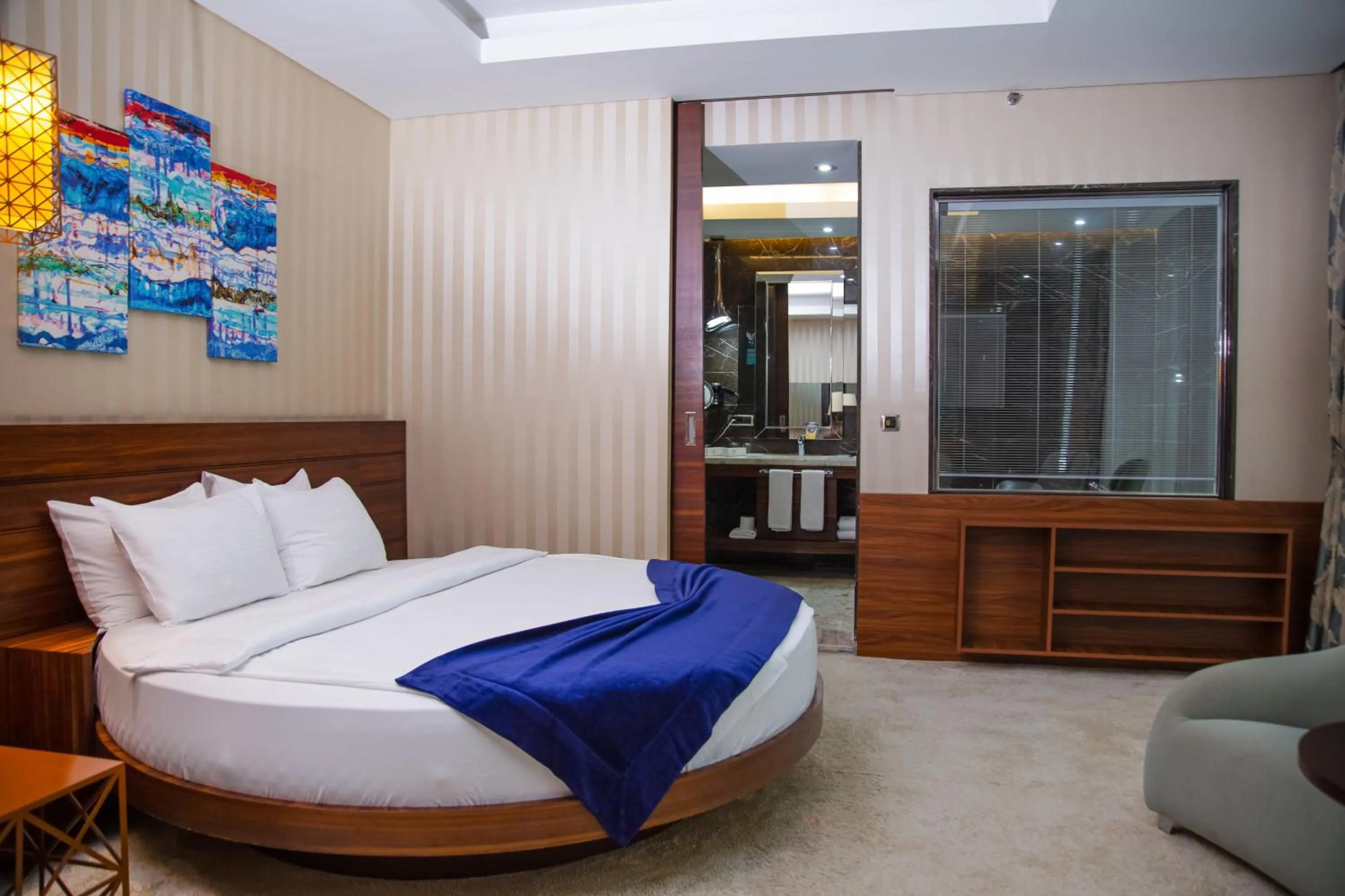 Photo of the whole room, Bed in Gold Majesty Hotel
