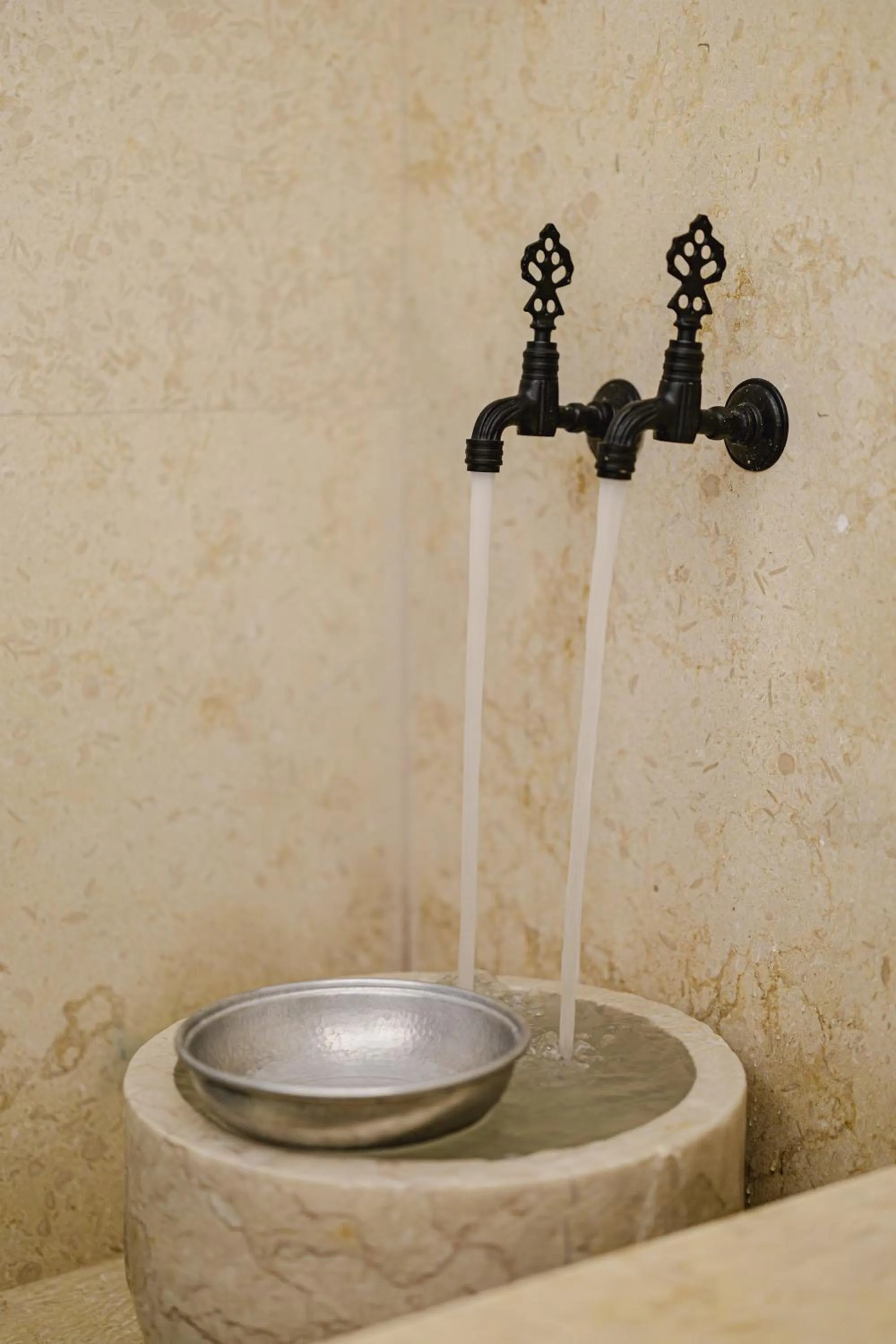 Public Bath in Gold Majesty Hotel