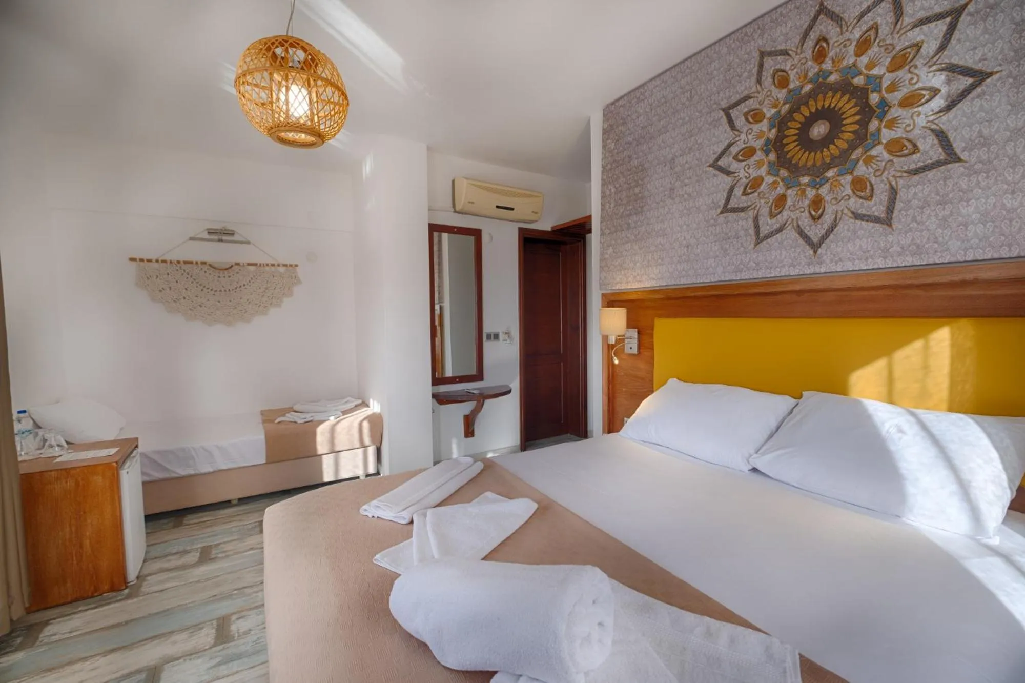 Photo of the whole room, Bed in Les Terrasses De Selimiye