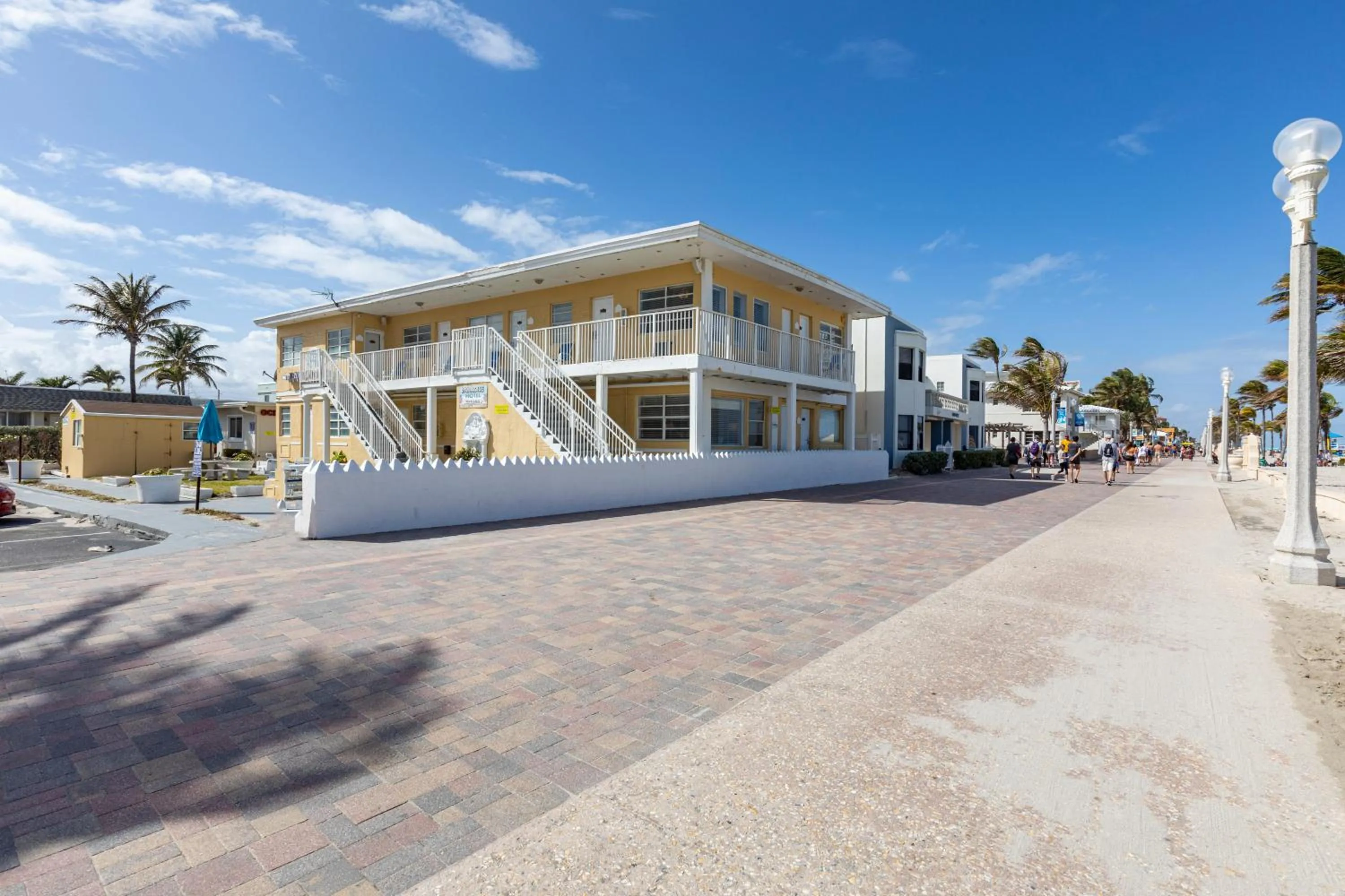 Property building in Paradise Oceanfront by HBH