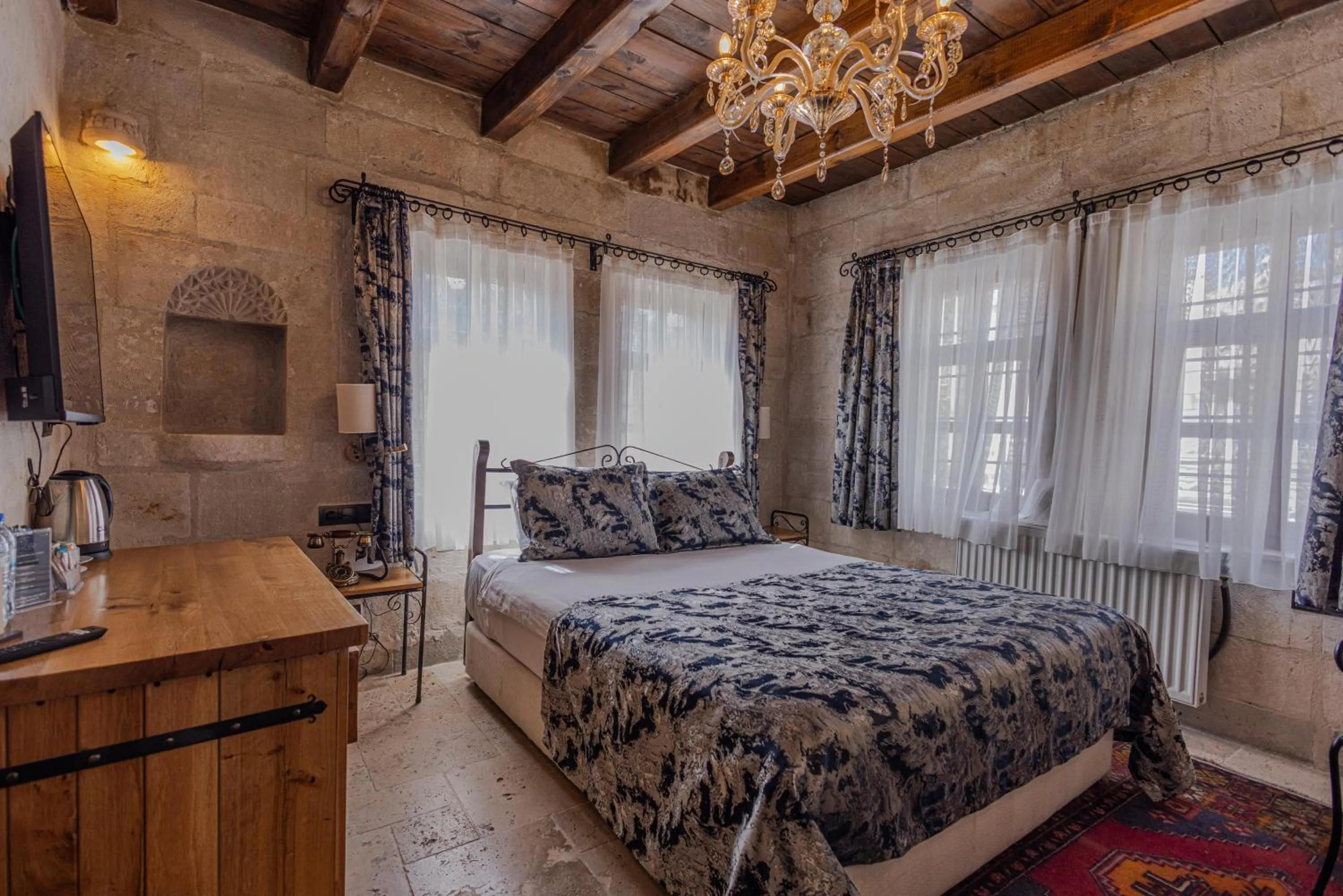 Photo of the whole room, Bed in Göreme Cave Suites
