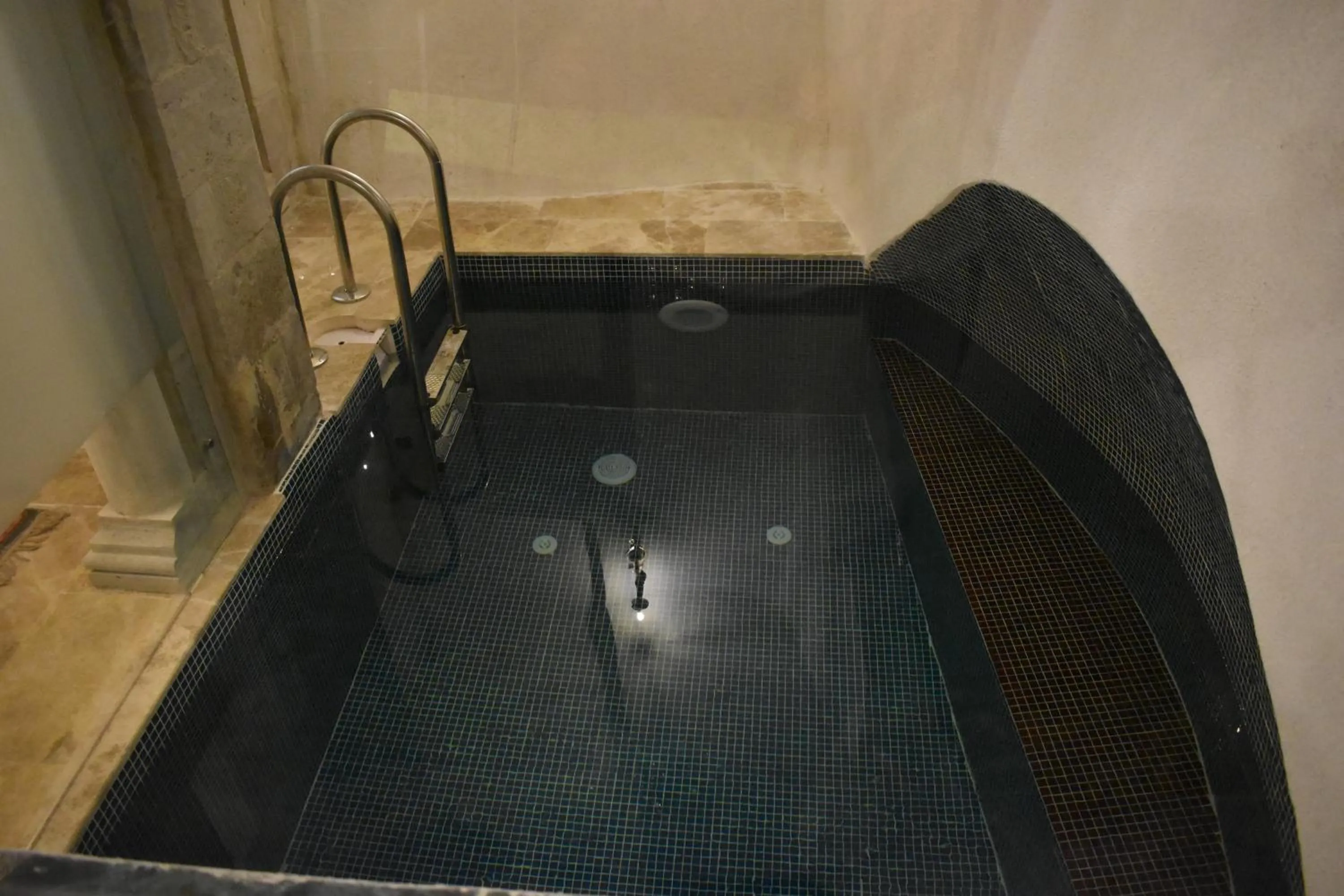 Swimming pool in Göreme Cave Suites