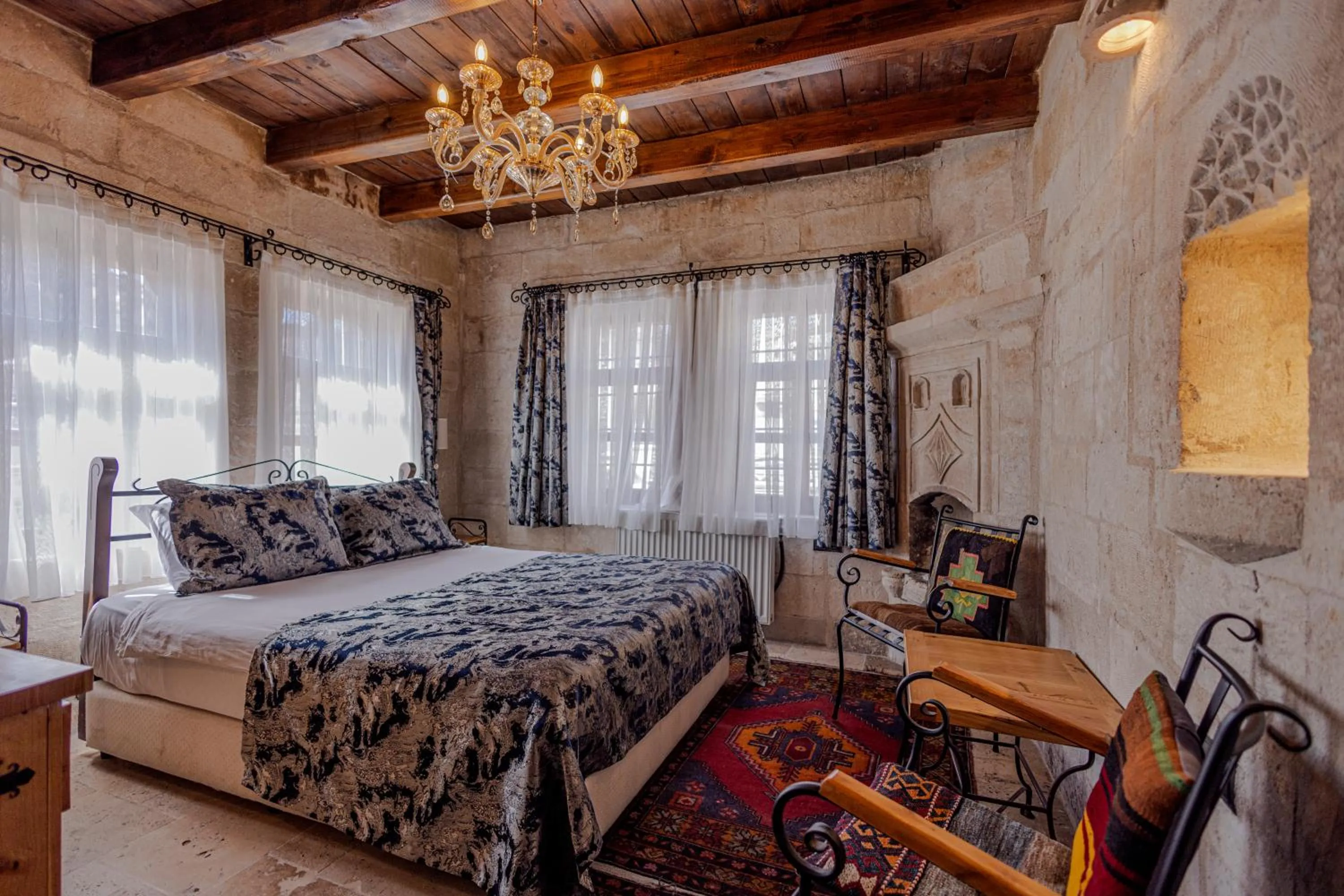 Photo of the whole room, Bed in Göreme Cave Suites