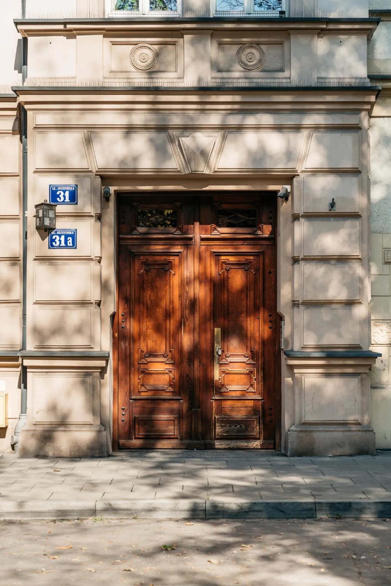 Facade/entrance in Downtown Apartment - LoftAffair