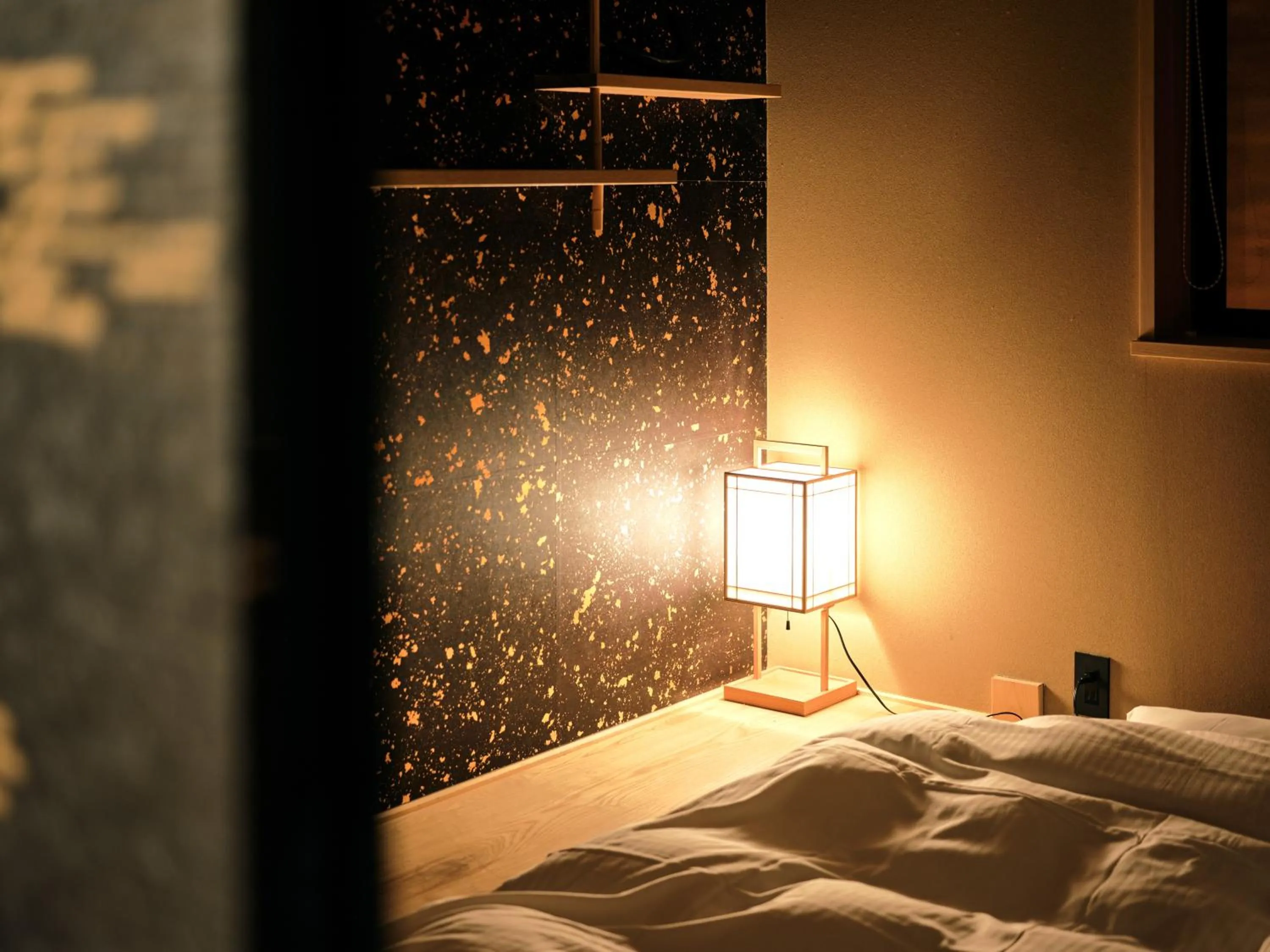 Decorative detail, Bed in Tsumugi Sanjusangendo