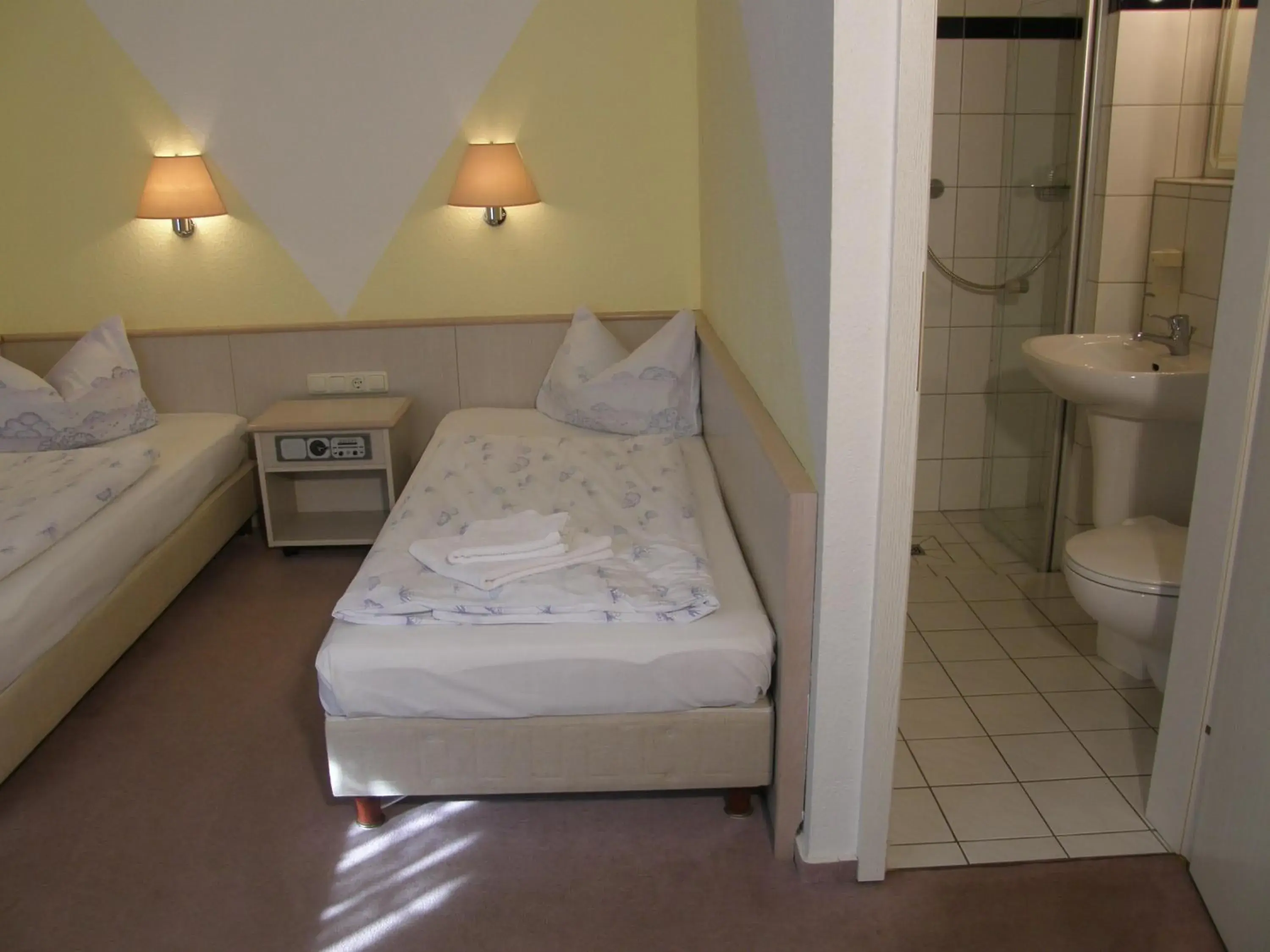 Twin Room in KA&KA Hotel Garni Twin Room in KA&KA Hotel Garni