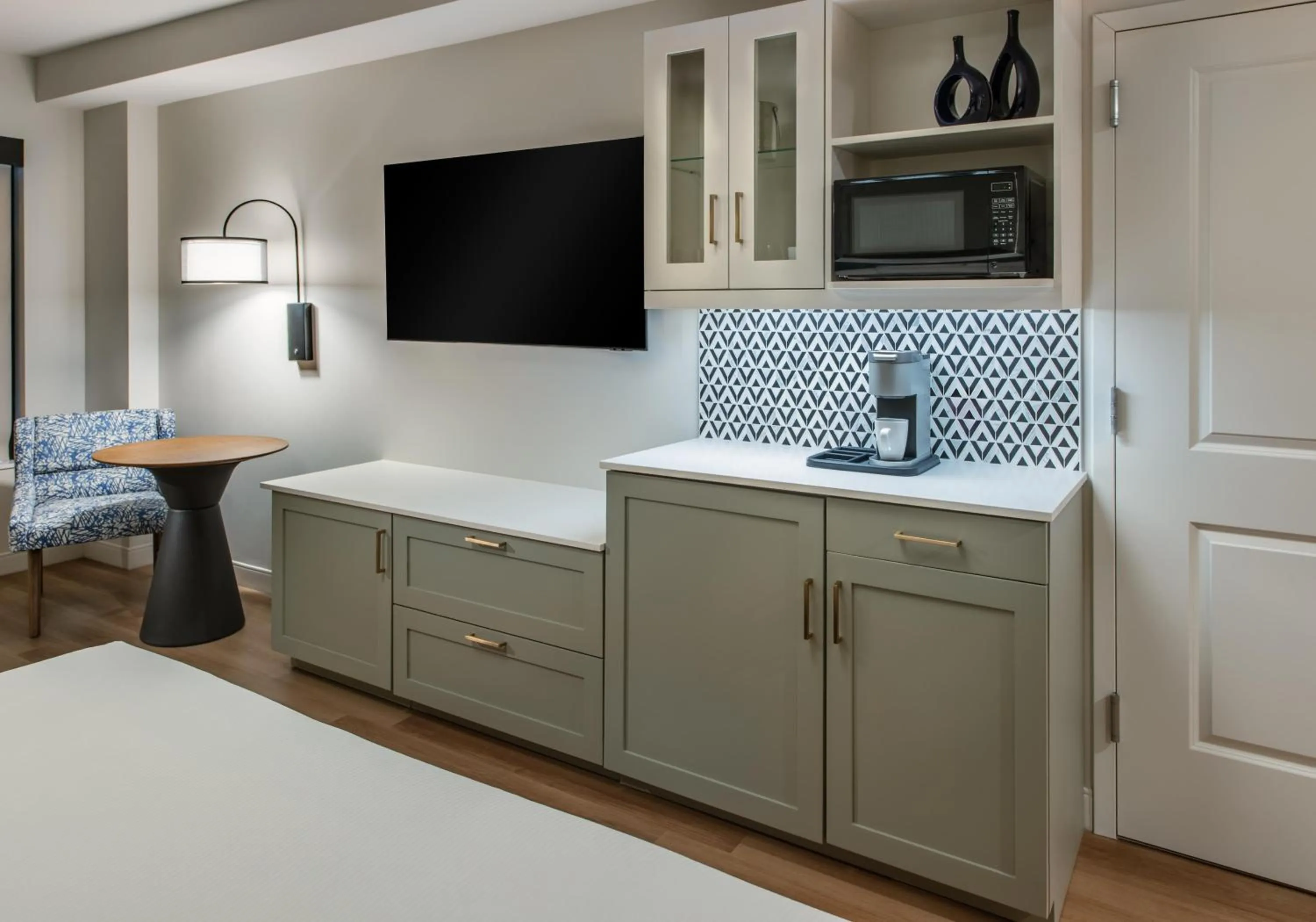 Bed in Coast Rehoboth Beach, Tapestry Collection By Hilton