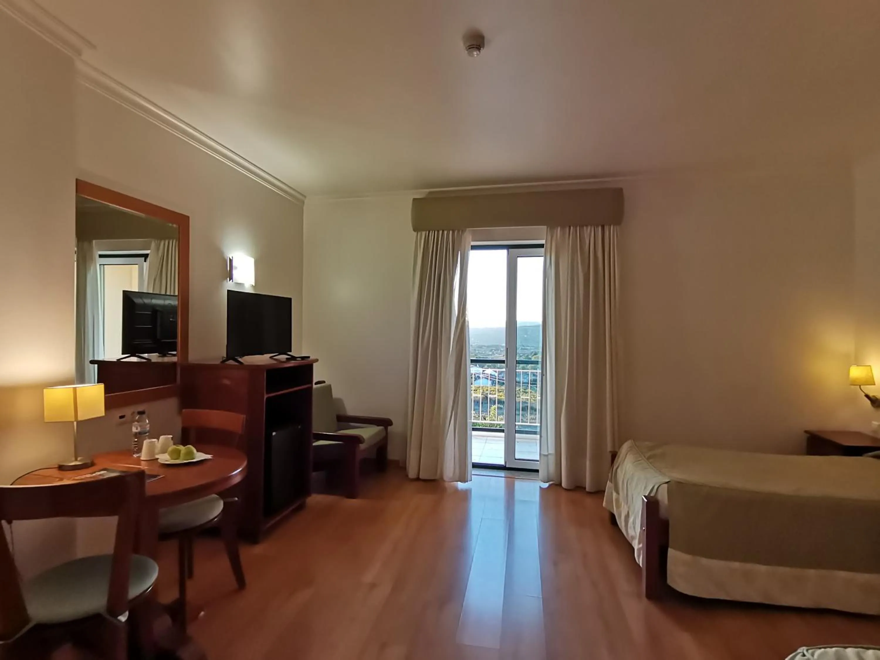 Photo of the whole room, Bed in Hotel Quinta dos Cedros