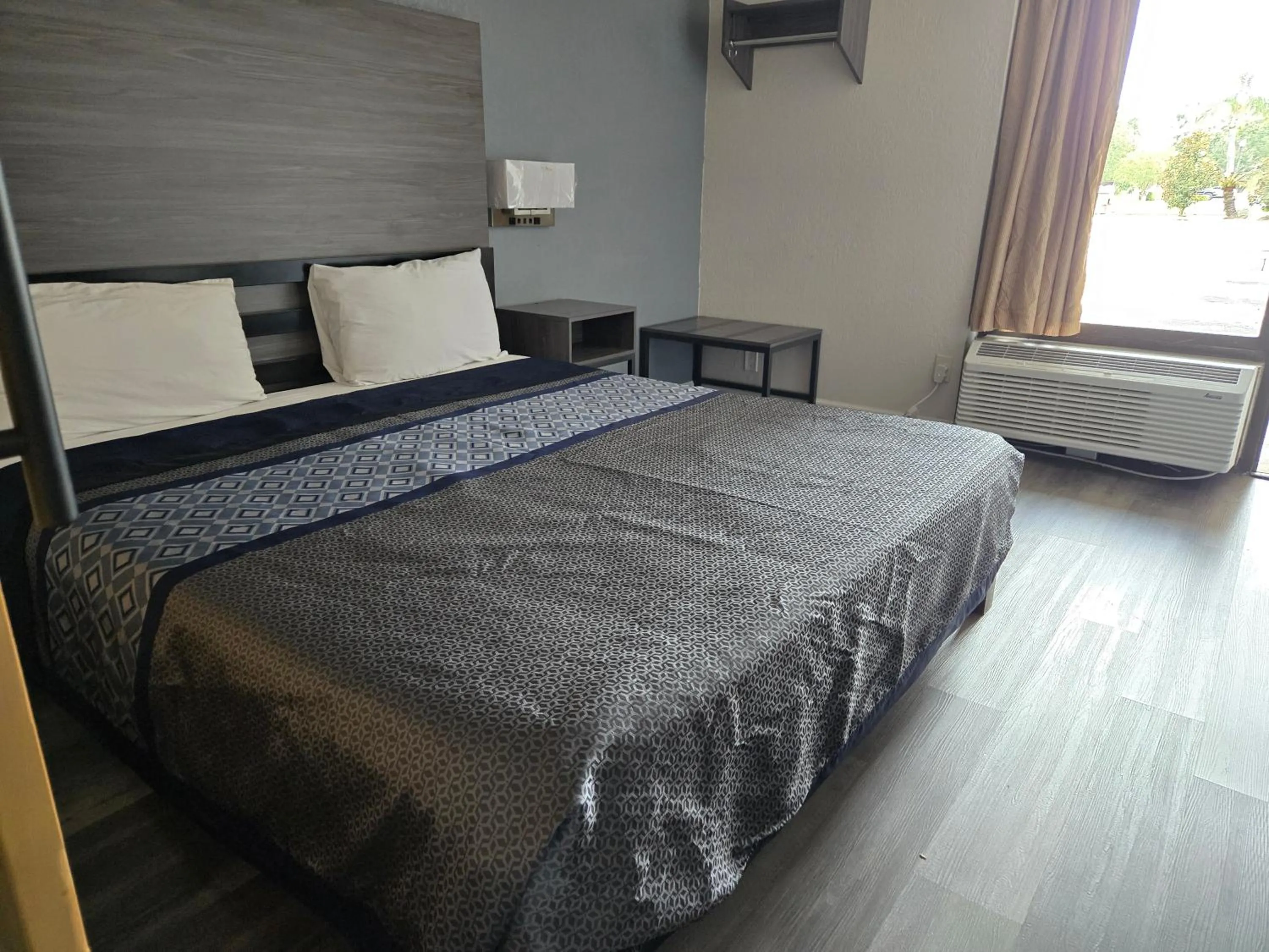 Bed in Stay Inn - Bartow