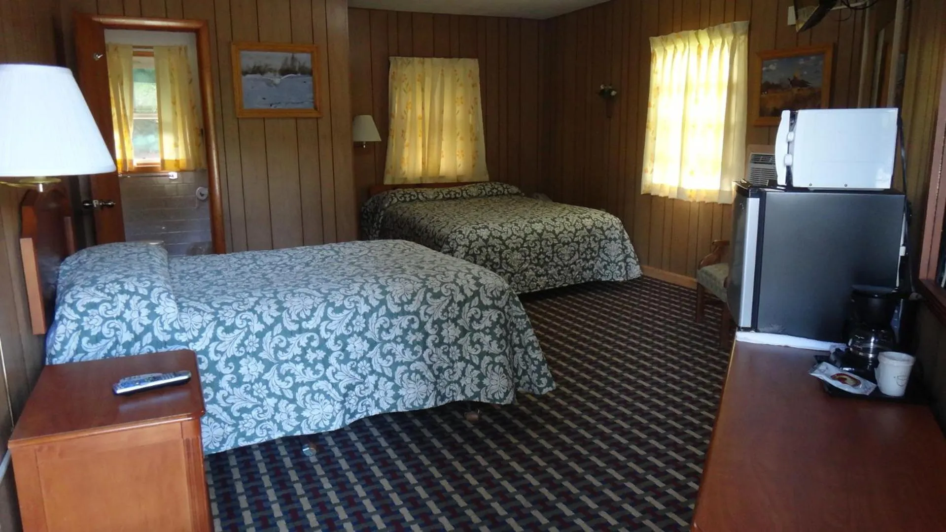 Bed in Pine Ridge Motel