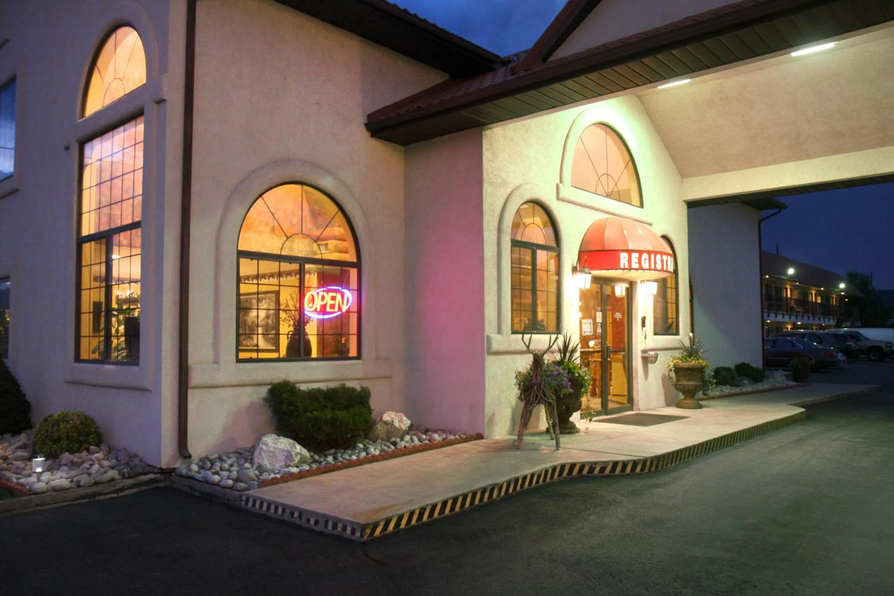 Facade/entrance in Gateway Inn and Suites