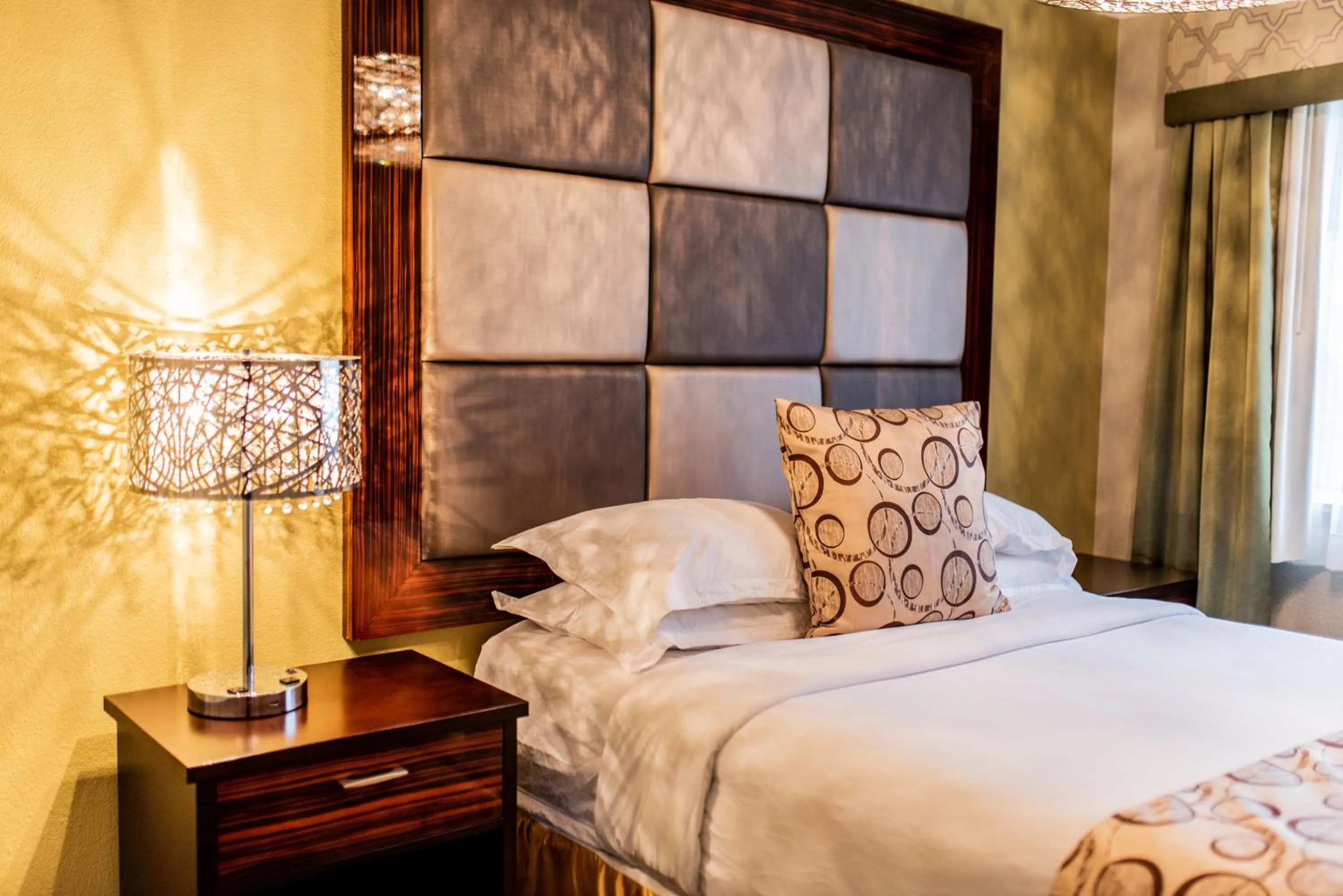 Bedroom, Bed in Gateway Inn and Suites