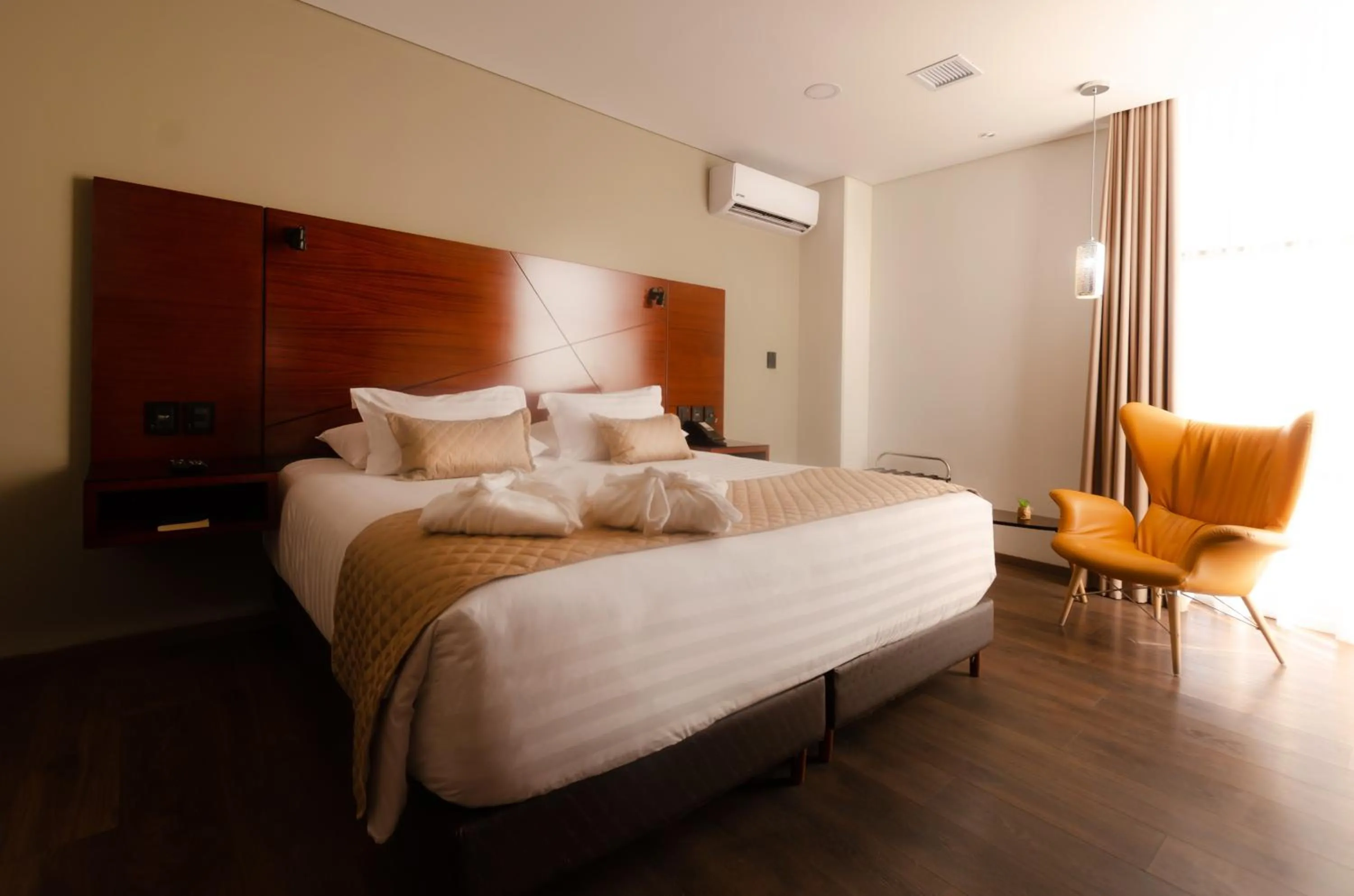 Bedroom, Bed in Hotel Mitru Sur