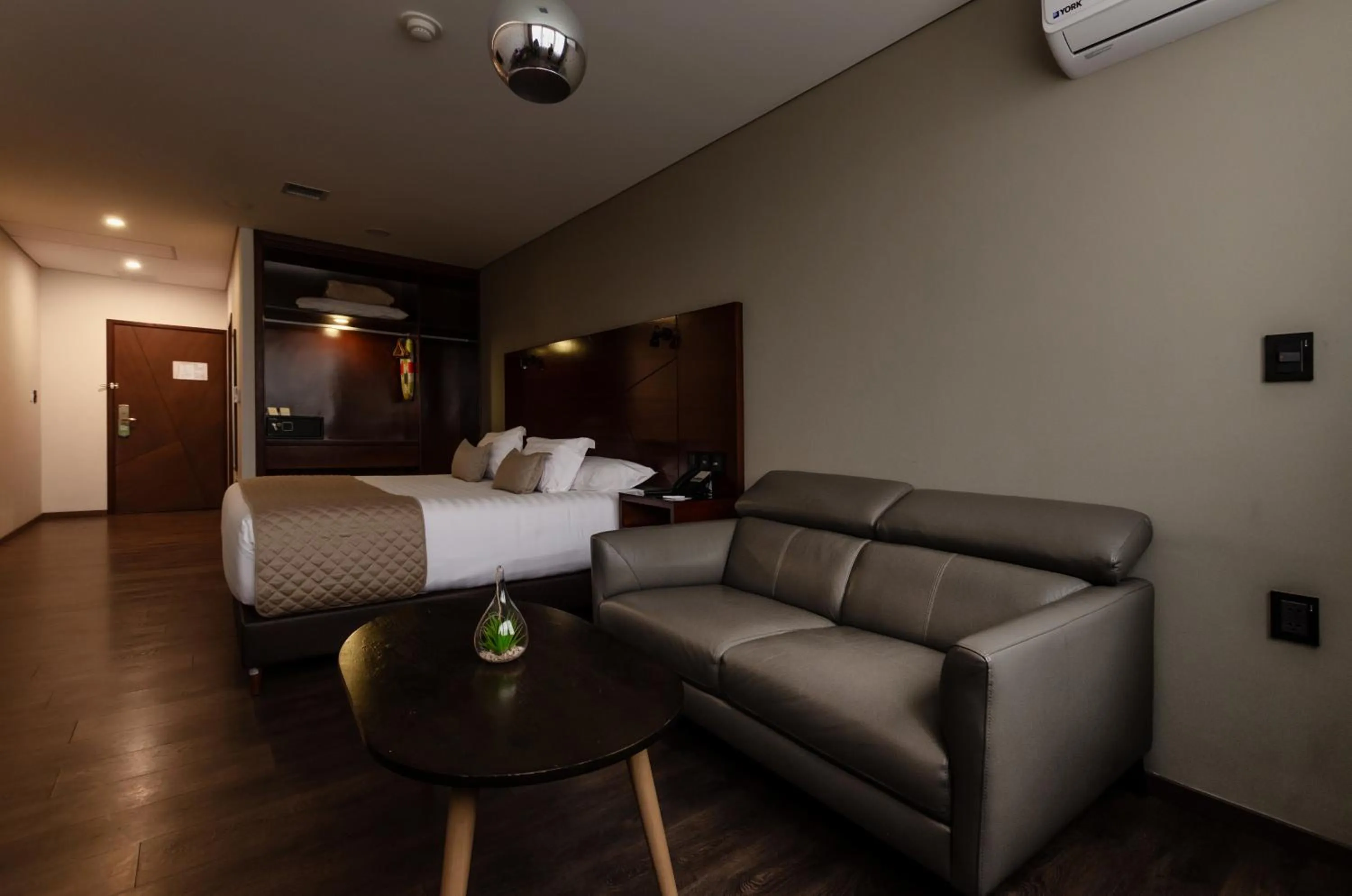 Bed in Hotel Mitru Sur