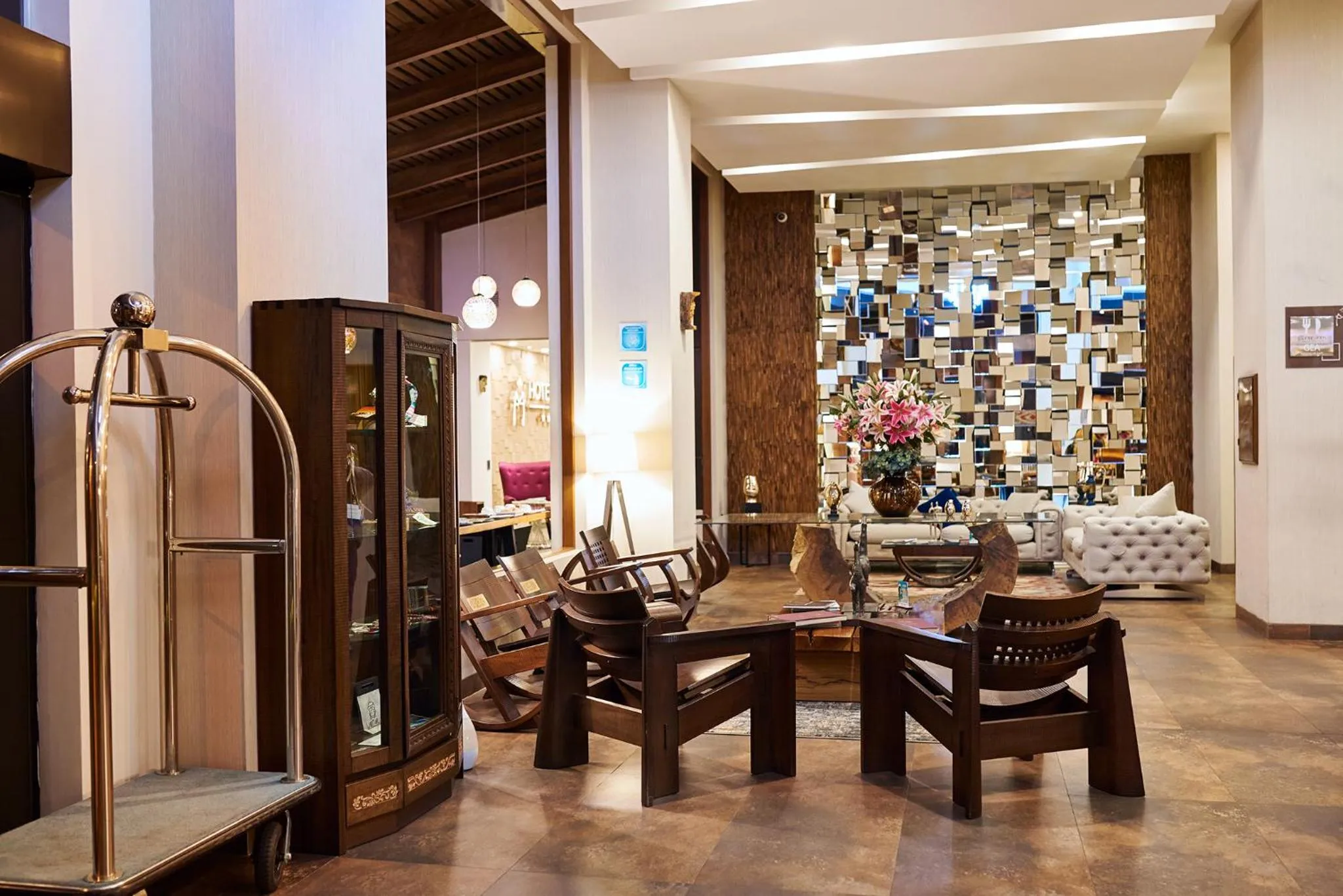 Property building in Hotel Mitru Sur